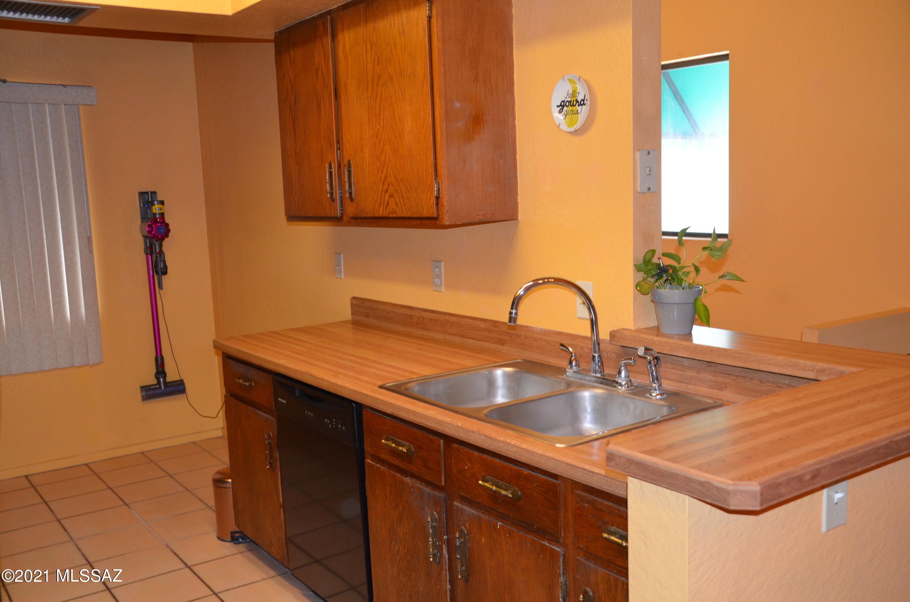 Summertree Condominiums (1-224) - Residential