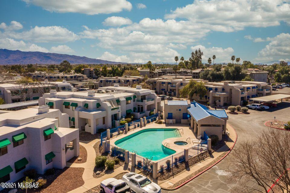 Summertree Condominiums (1-224) - Residential
