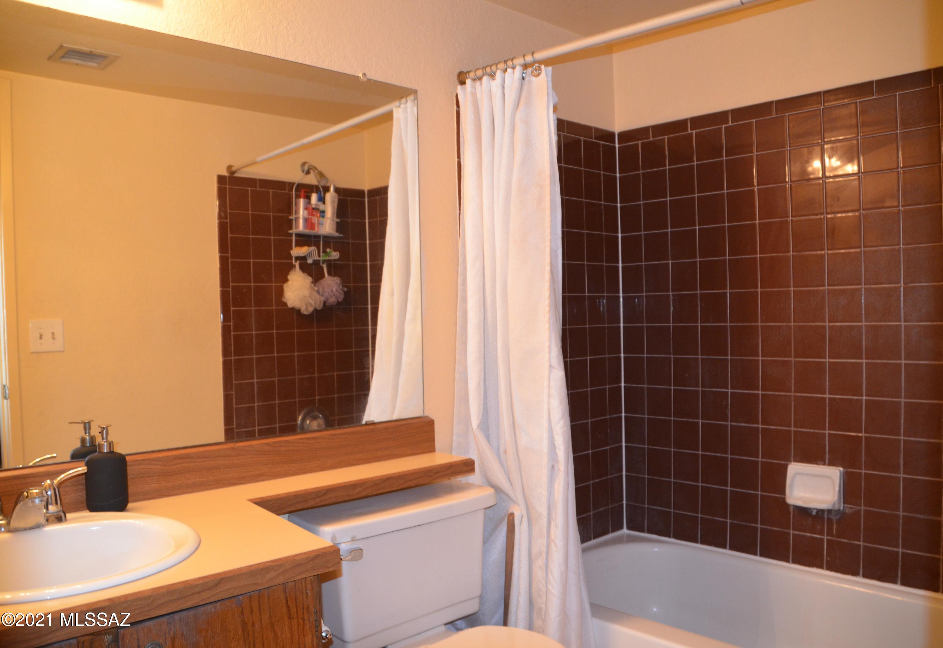 Summertree Condominiums (1-224) - Residential