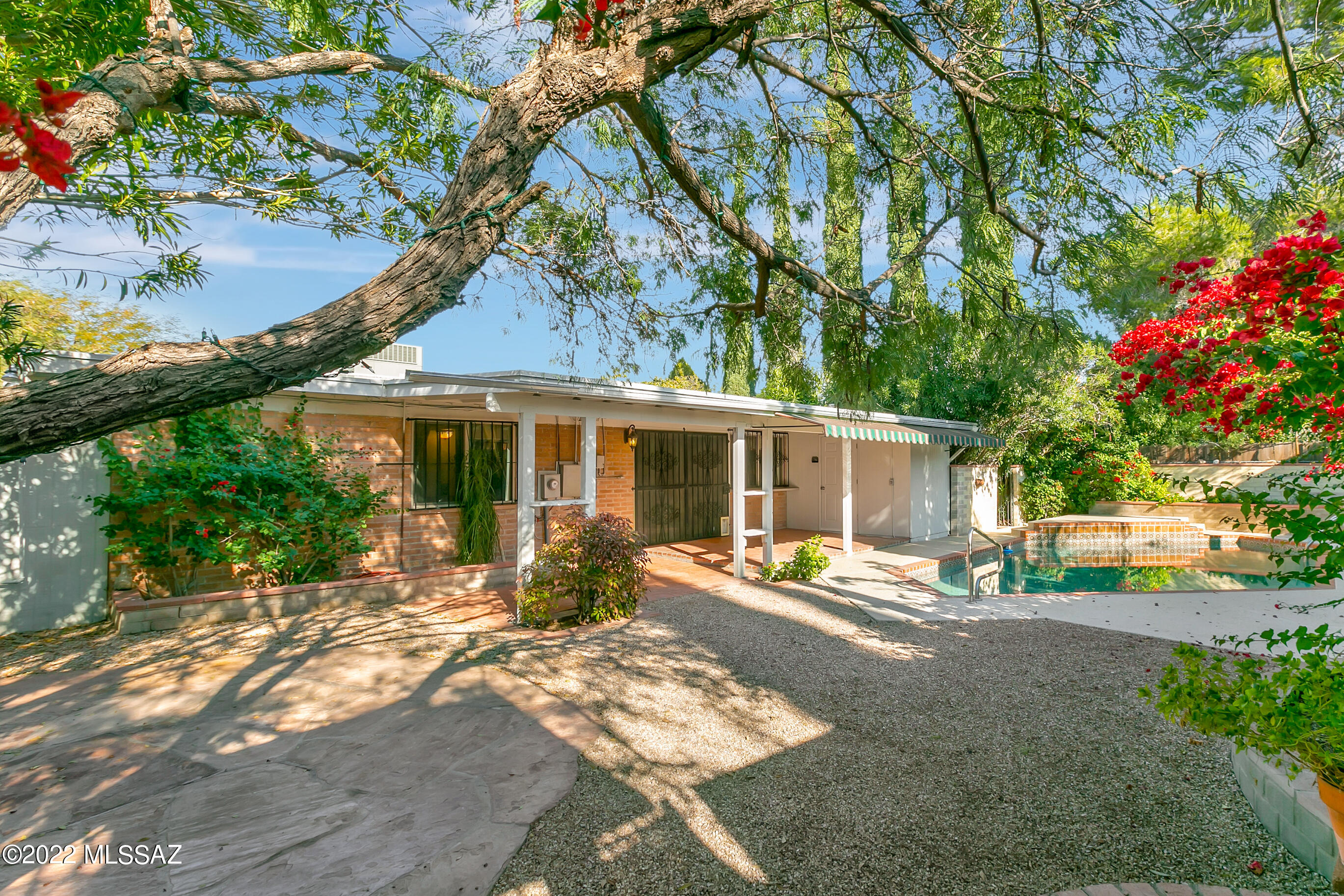 Braewood Terrace (1-107) - Residential