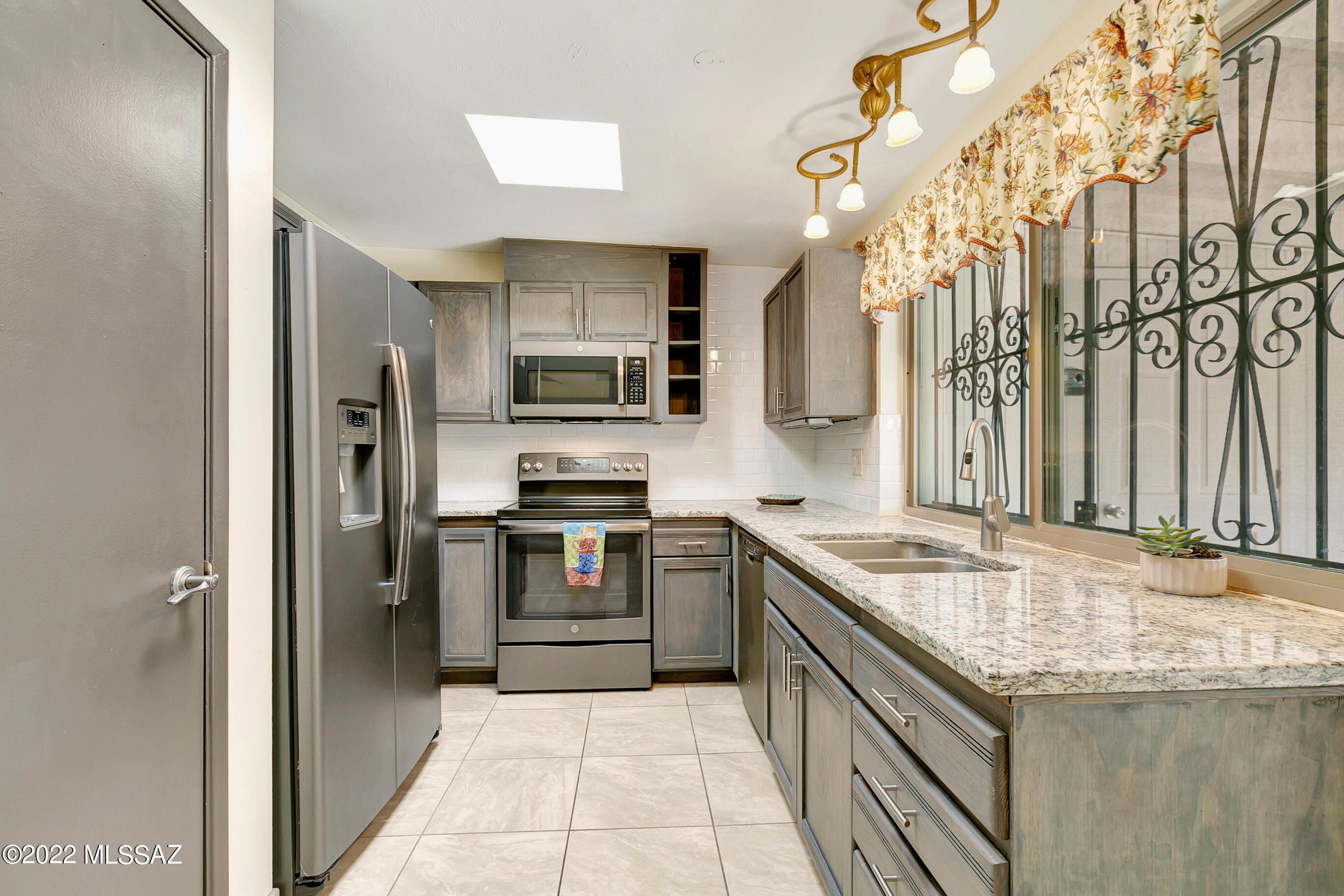 Braewood Terrace (1-107) - Residential