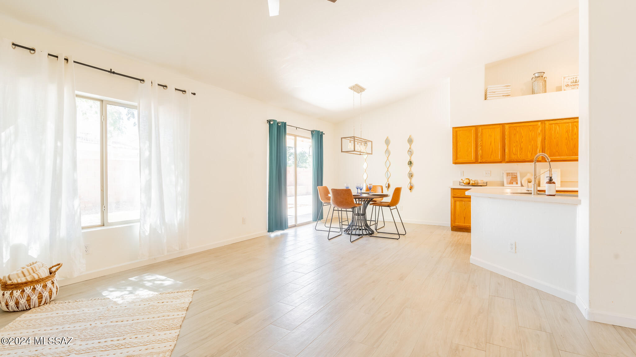 Las Lindas(1-76) - Residential