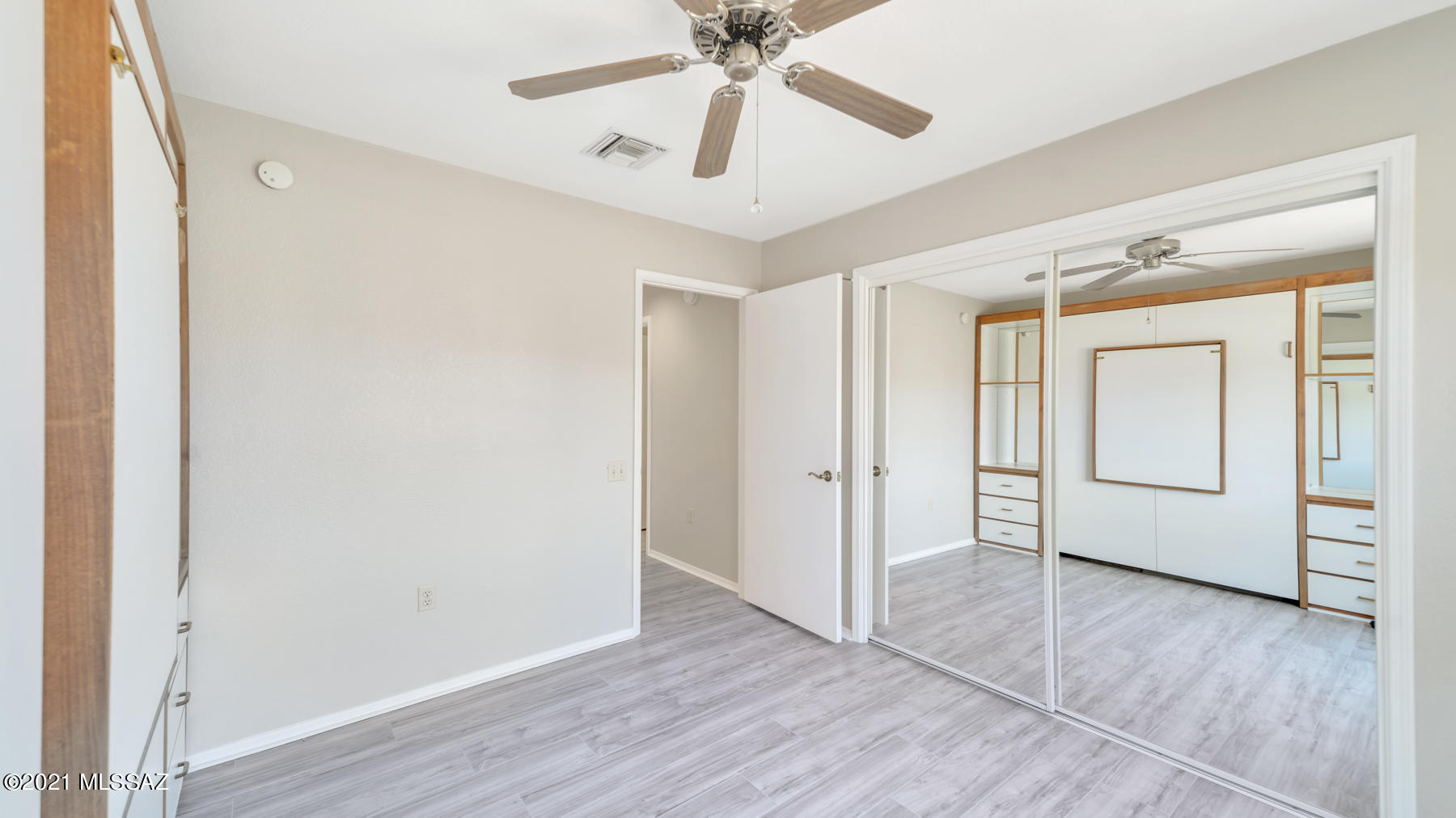 San Ignacio Vistas (101-113,224-228) - Residential