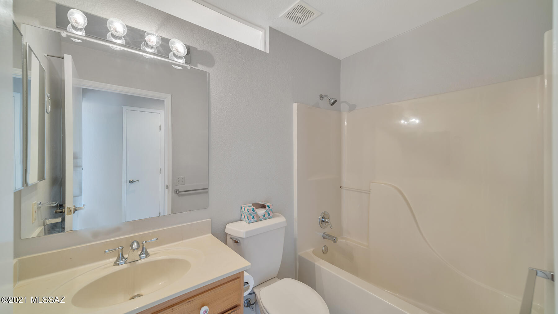 San Ignacio Vistas (101-113,224-228) - Residential