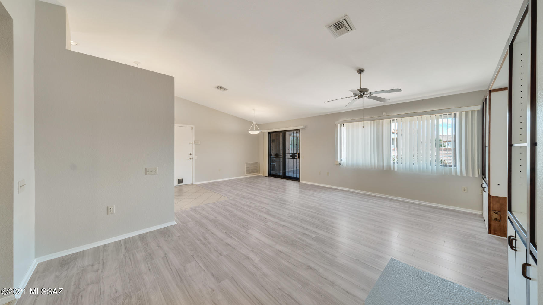 San Ignacio Vistas (101-113,224-228) - Residential