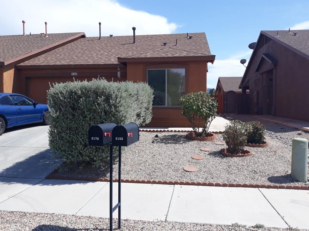 Must see this immaculate 2BD/2BA D.R. Horton Home. Features an split floor plan with all kitchen appliances to convey (Washer and Dryer will NOT convey). Home features new roof as of June 2019. Back yard features  Lemon, Purple Mulberry & Apple Tree