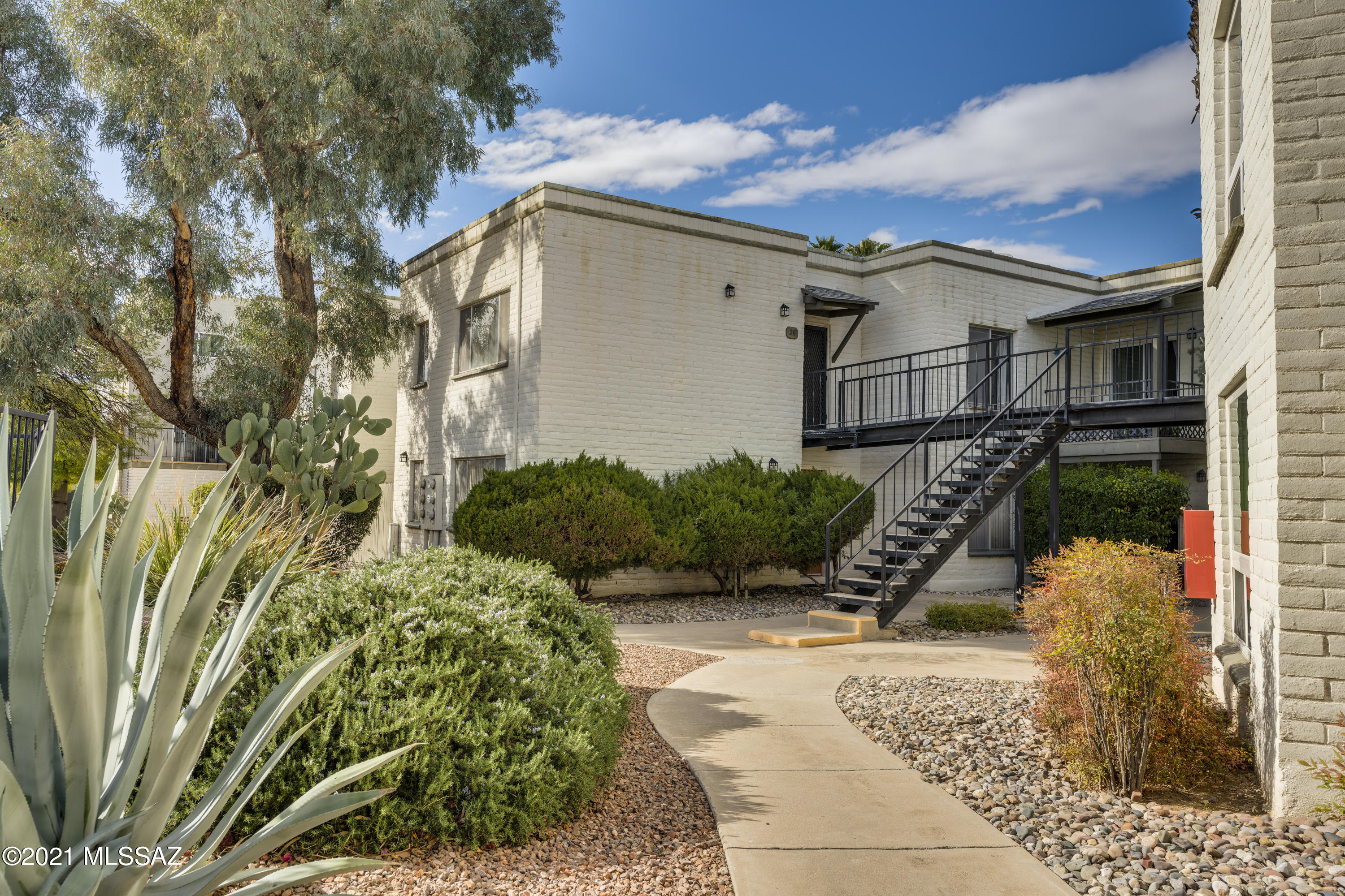 Seller will accept or counter offers between $105,000-$110,000  Quiet, Private, Second story condo.  1 Bedroom / 1.5 Bathroom with Large Master and Large Living space.  Close to the community pool, Clubhouse and Laundry facility.