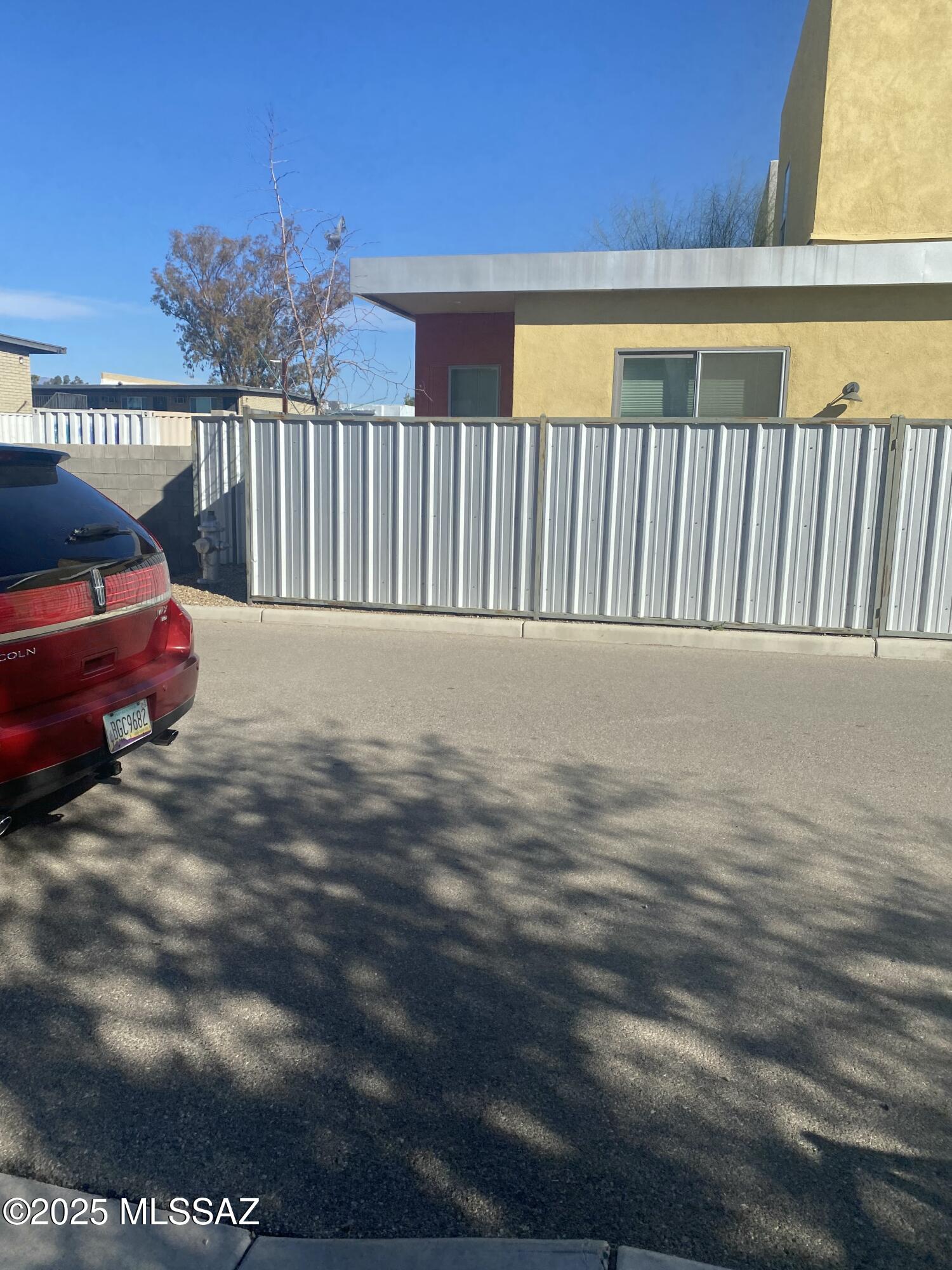 Park Modern SQ20153240738 - Residential Lease