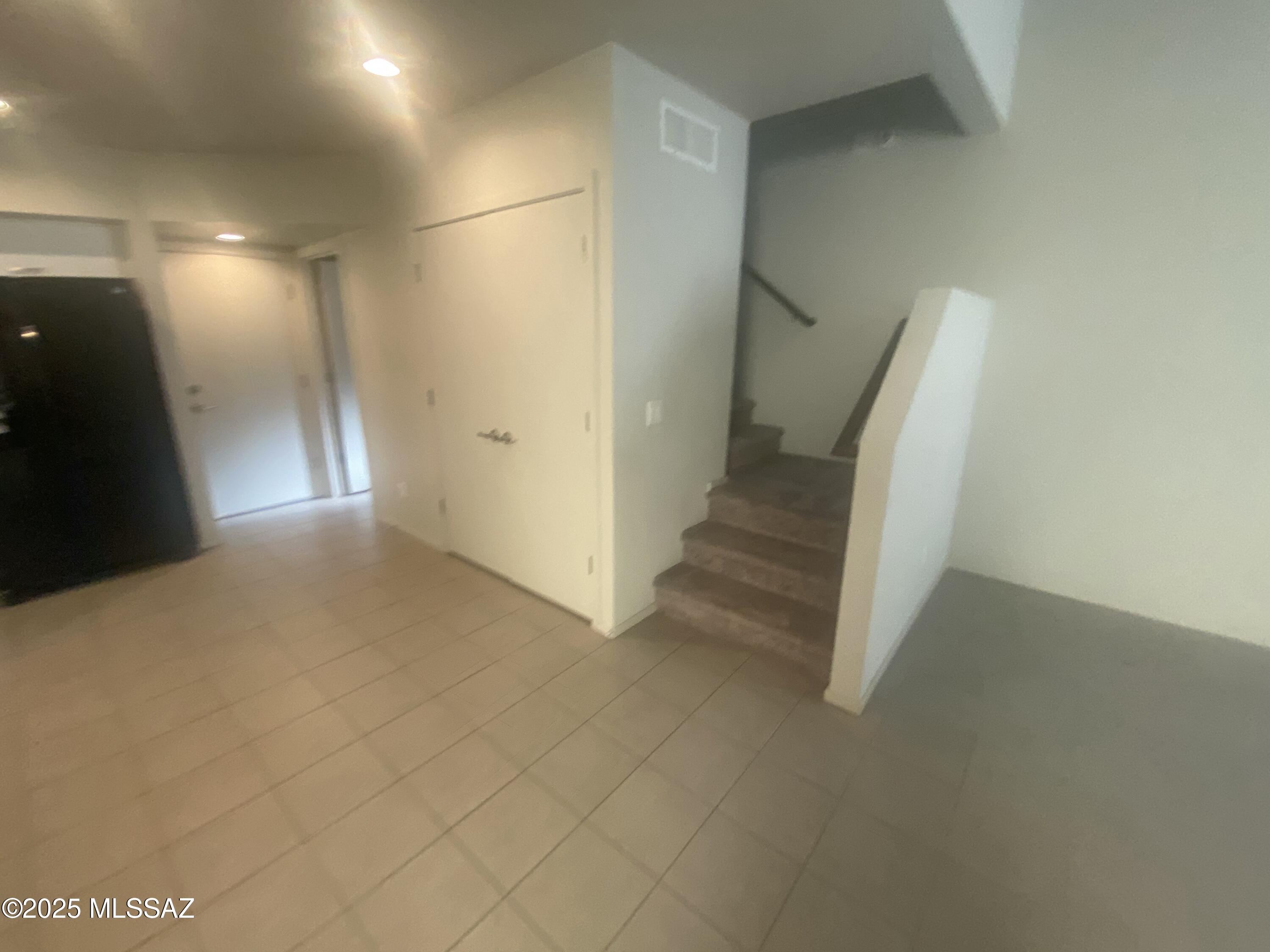 Park Modern SQ20153240738 - Residential Lease