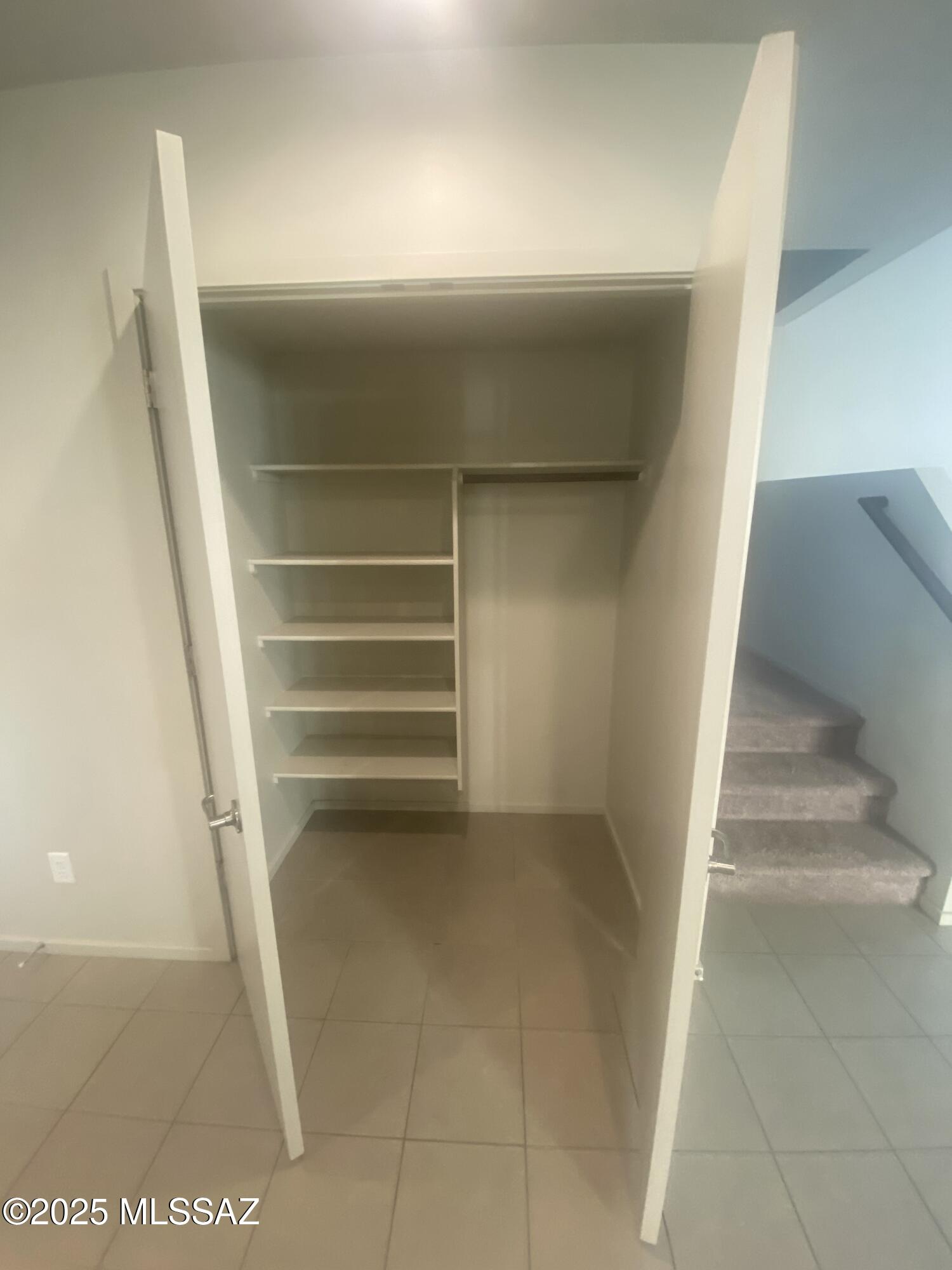 Park Modern SQ20153240738 - Residential Lease