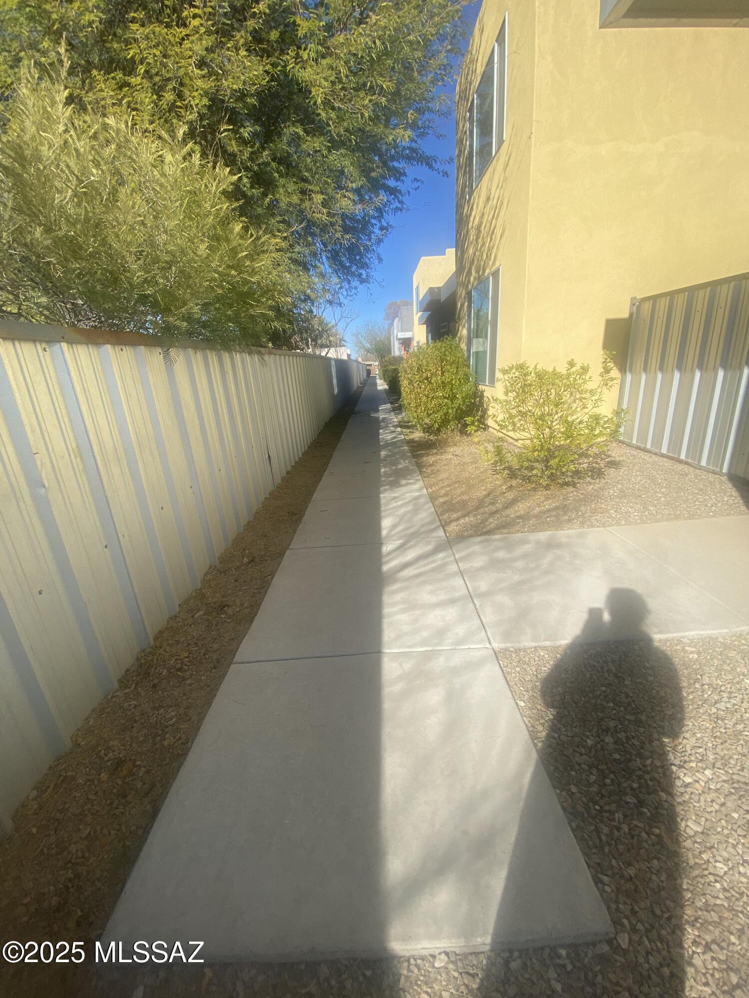 Park Modern SQ20153240738 - Residential Lease