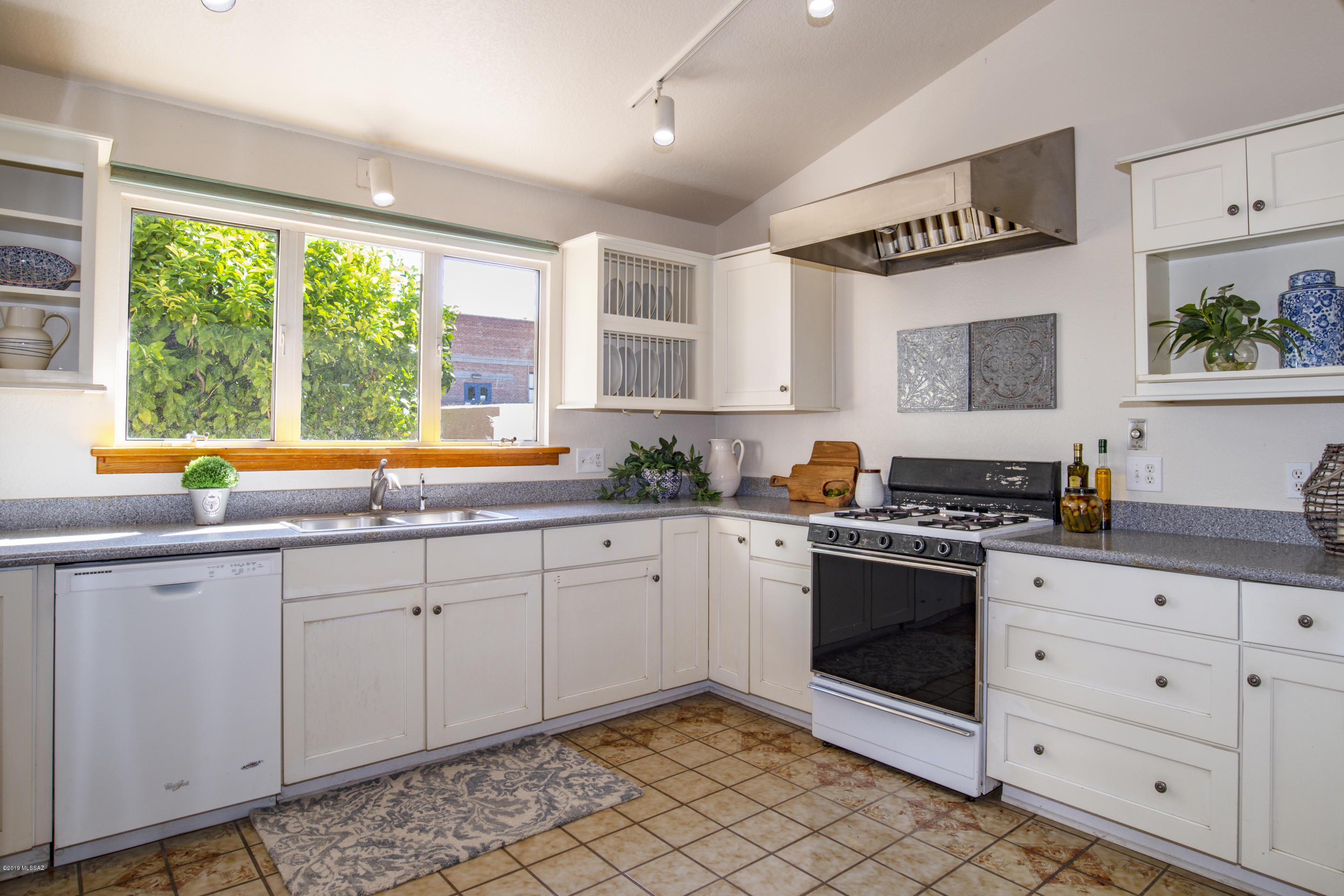 Bentley Place (1-9) - Residential