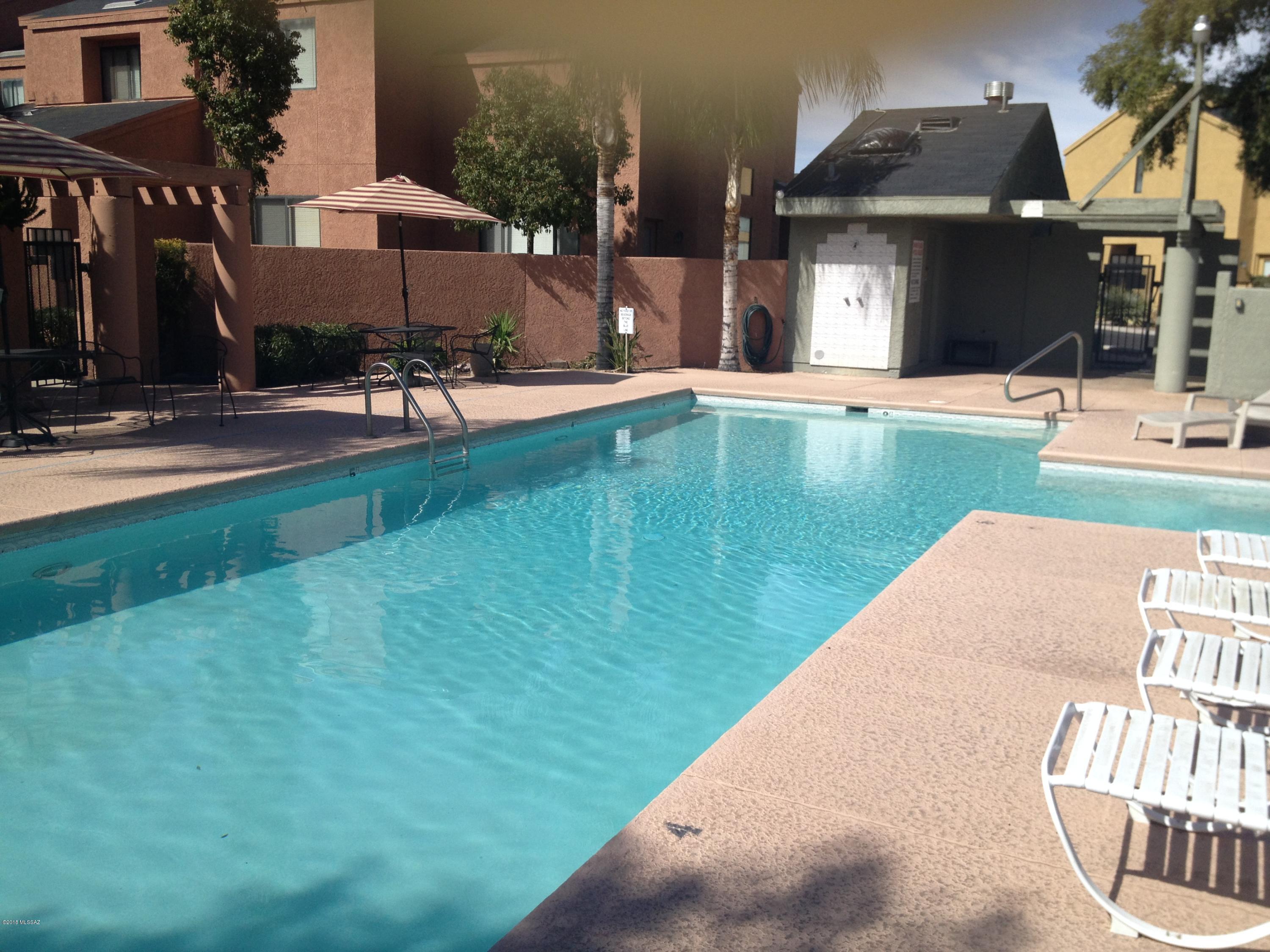 Mountain View Condos. (1-76) - Residential