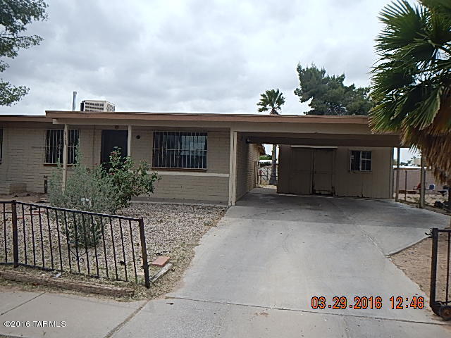 Great 3 bedroom, 1 bathroom, Slump Block built home. Home has ceramic tile flooring in main living areas and bathroom. Home sold in as-is condition without warranties implied or expressed.