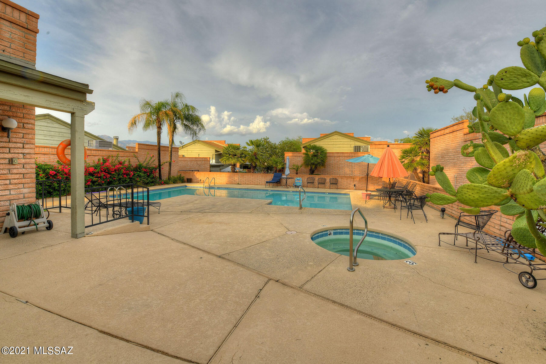 McCormick PlaceTwnhms Blk III (1-71) - Residential