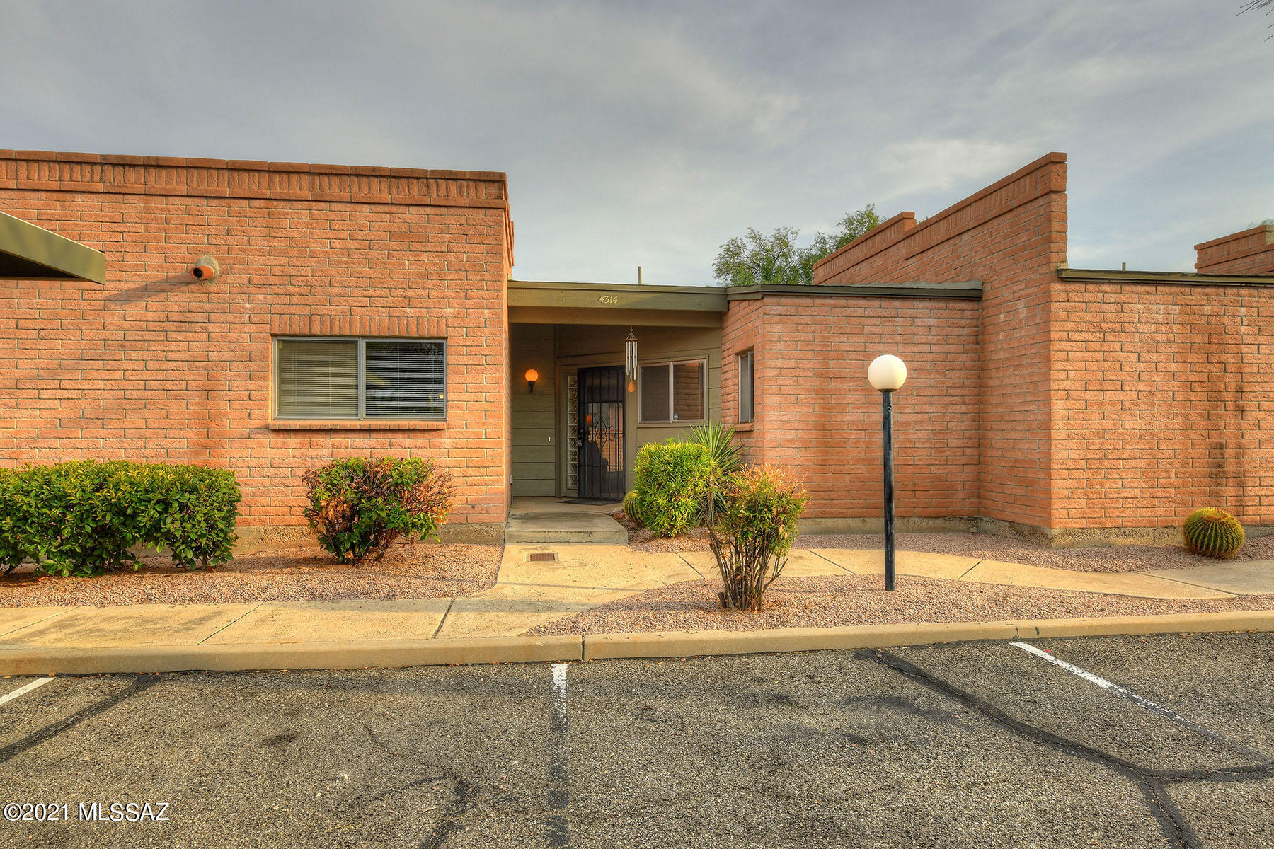 McCormick PlaceTwnhms Blk III (1-71) - Residential