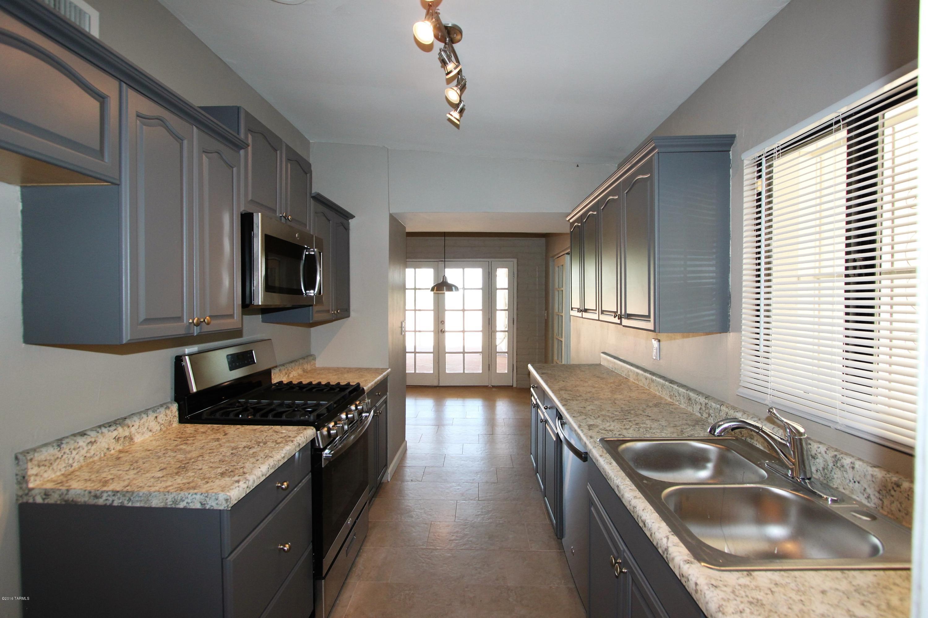 Updated 2 bedroom 2 bathroom home in great Eastside location!