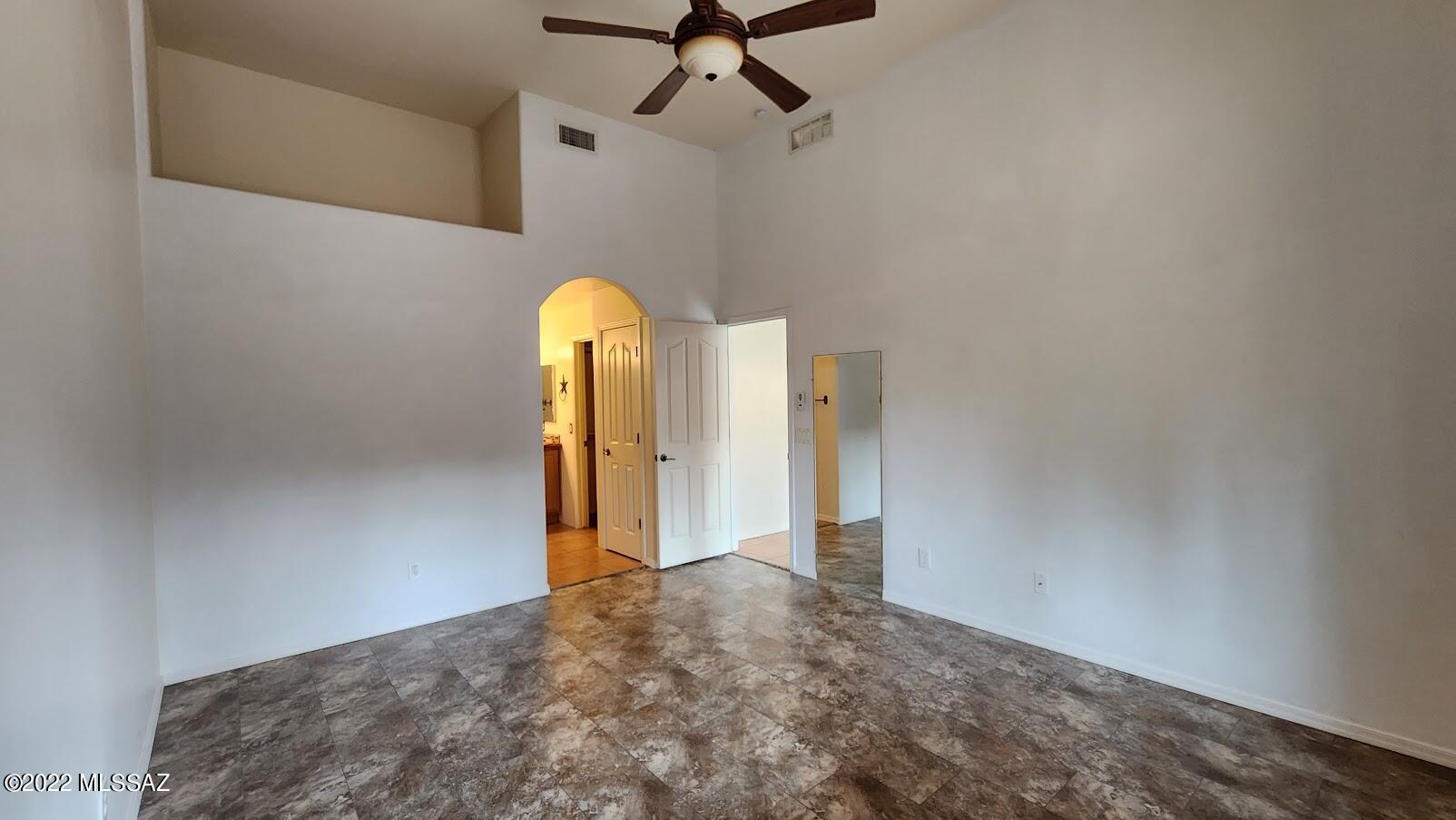 Legends/Valiente - Residential