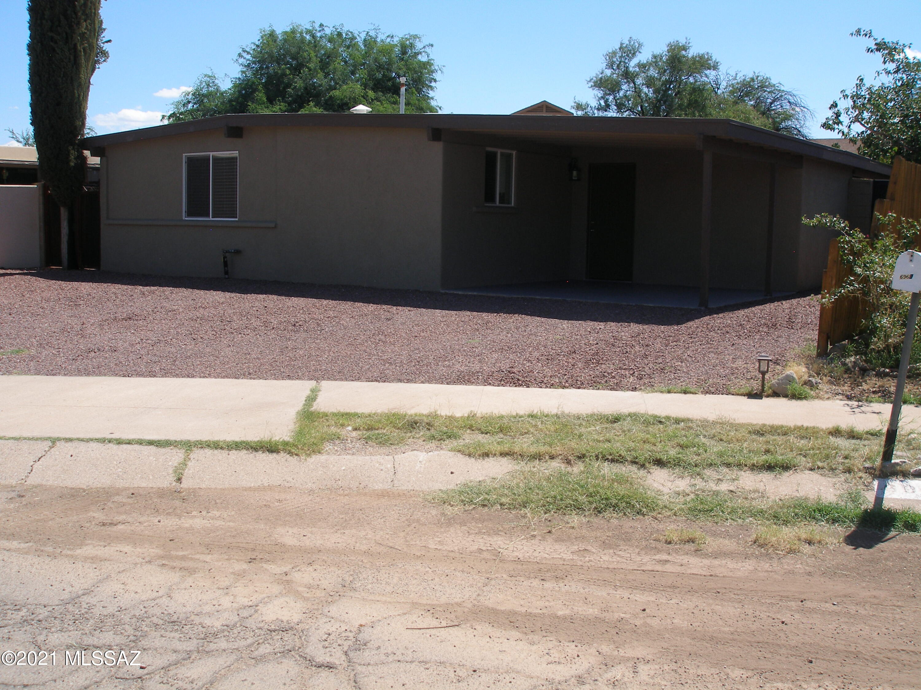 Remodeled in February 2017.  Since then, owner has added nice touches such as adding storage in laundry room, custom backyard gate, and and enclosing back porch with wrought iron. Modern touches include two tone paint, newer stainless steel appliances, brick laid tile and many more updates. Located in a quiet cul-de-sac.