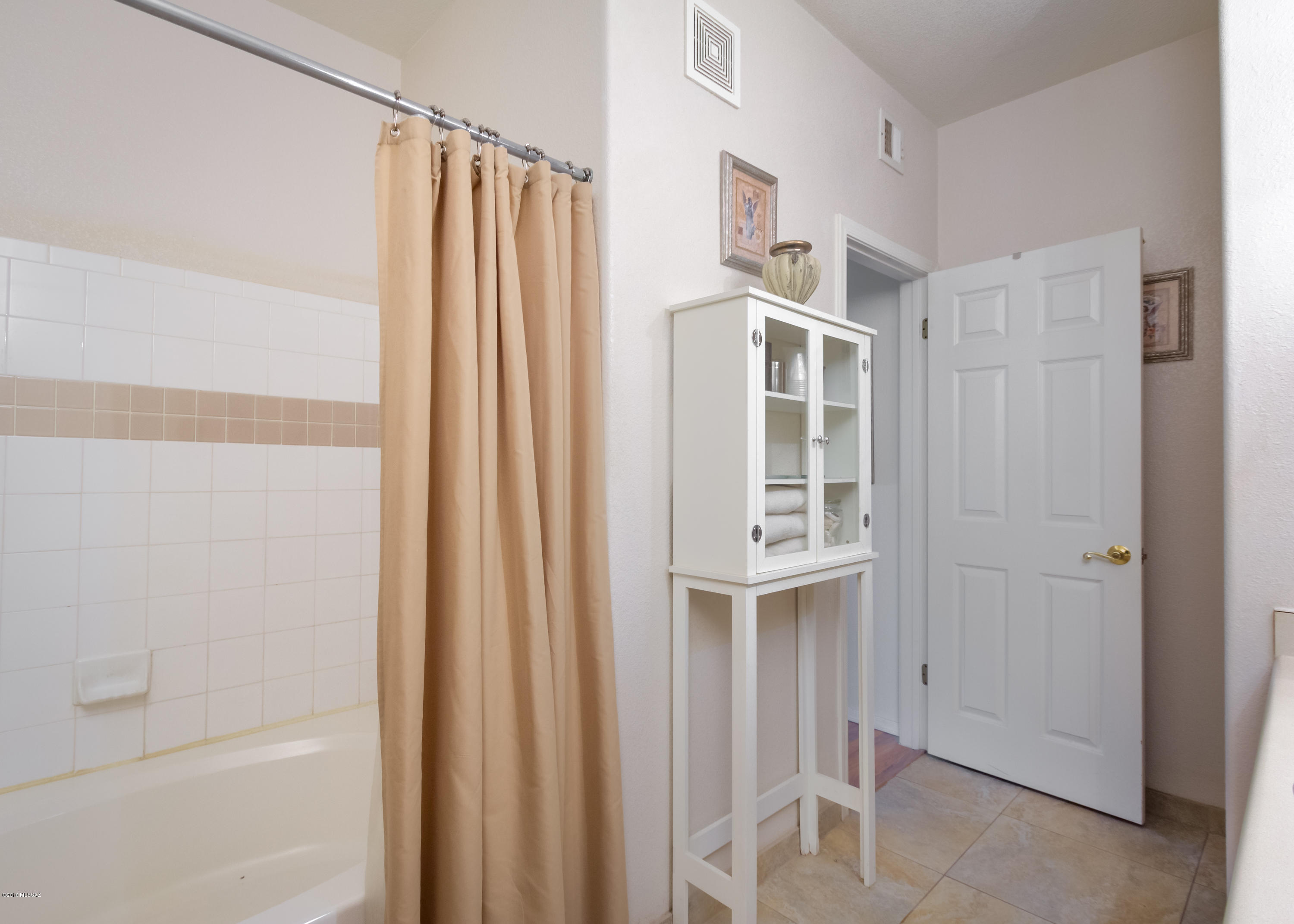 Pinnacle Canyon Condominium - Residential