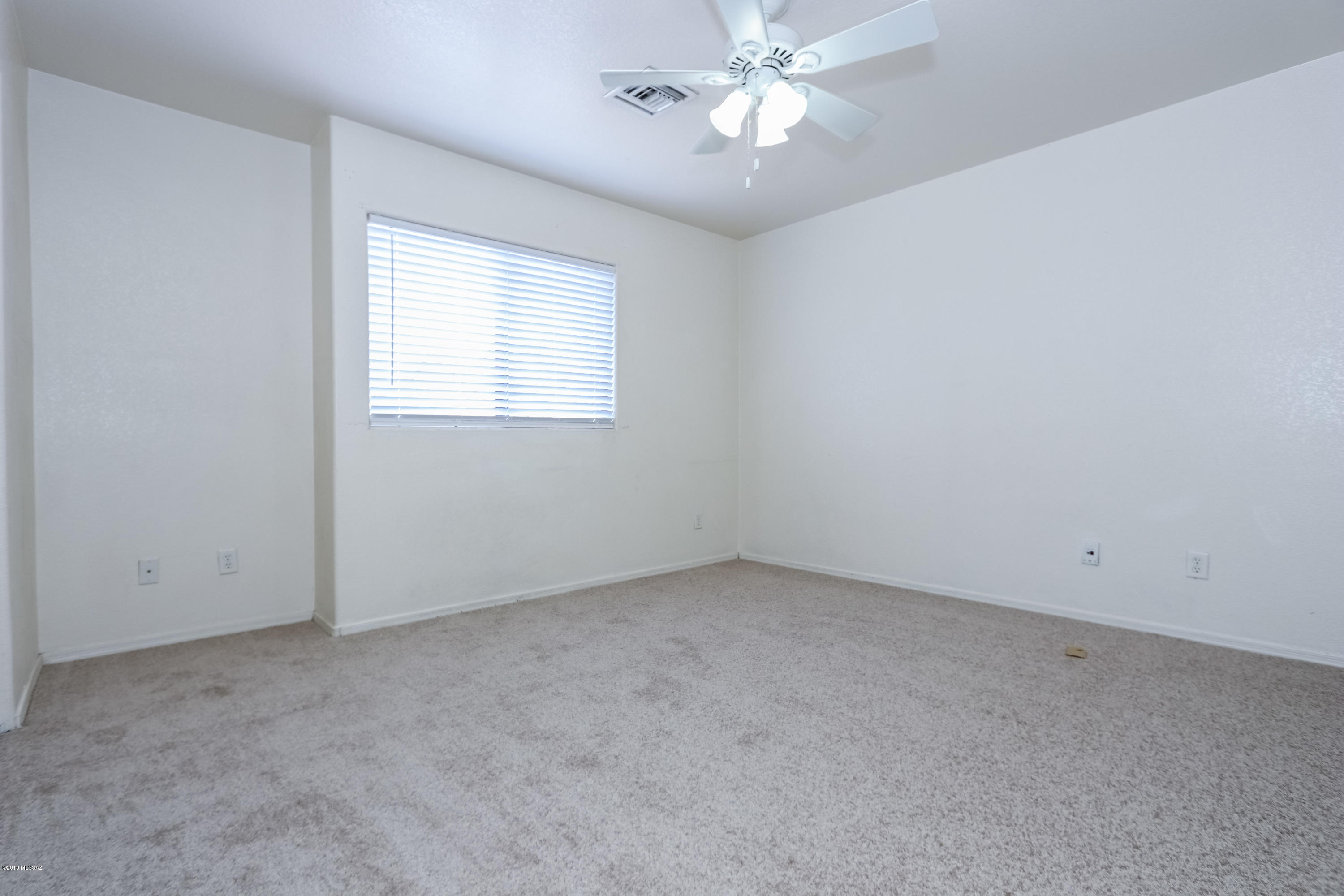 Mountain View Condos. (1-76) - Residential Lease