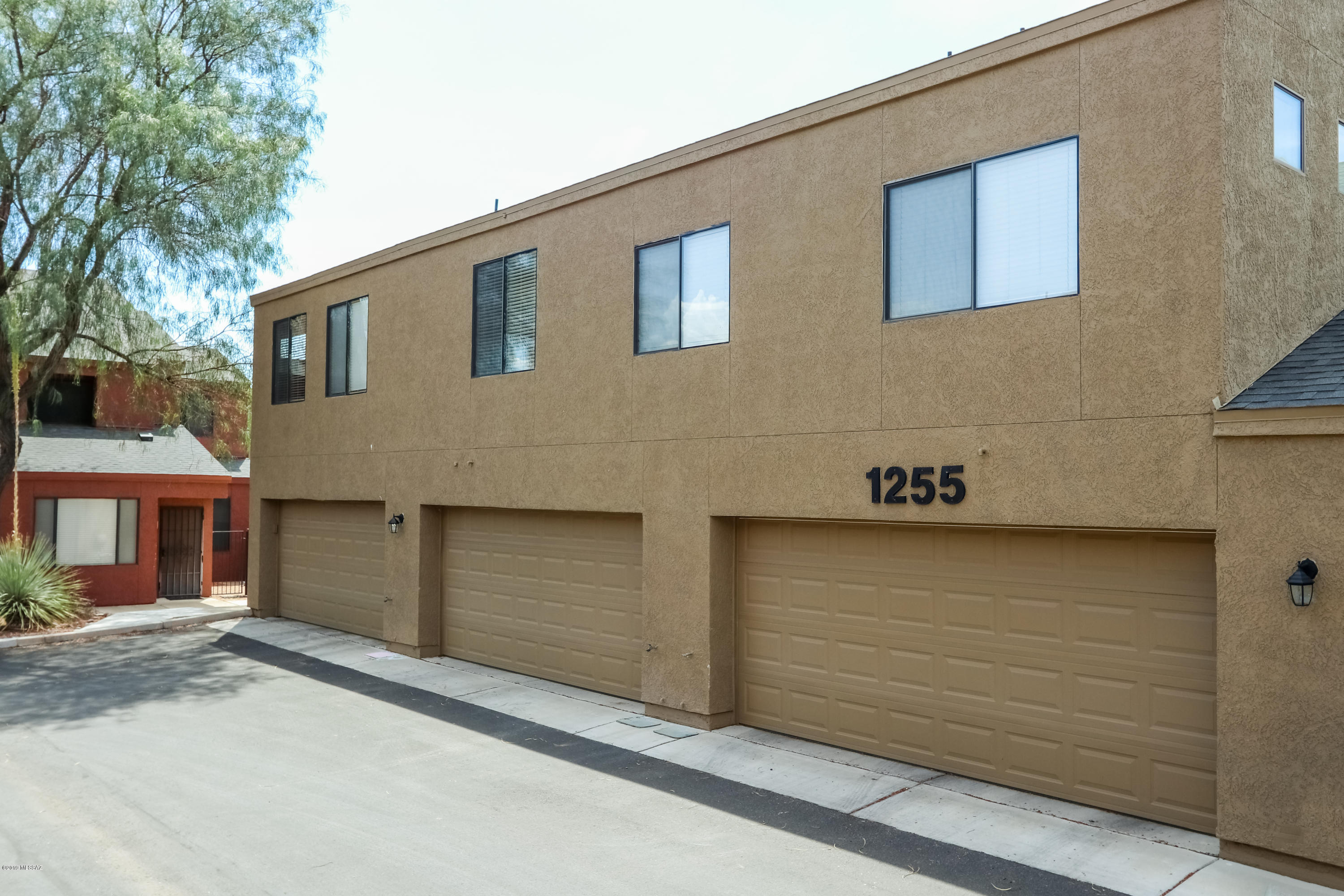 Mountain View Condos. (1-76) - Residential Lease