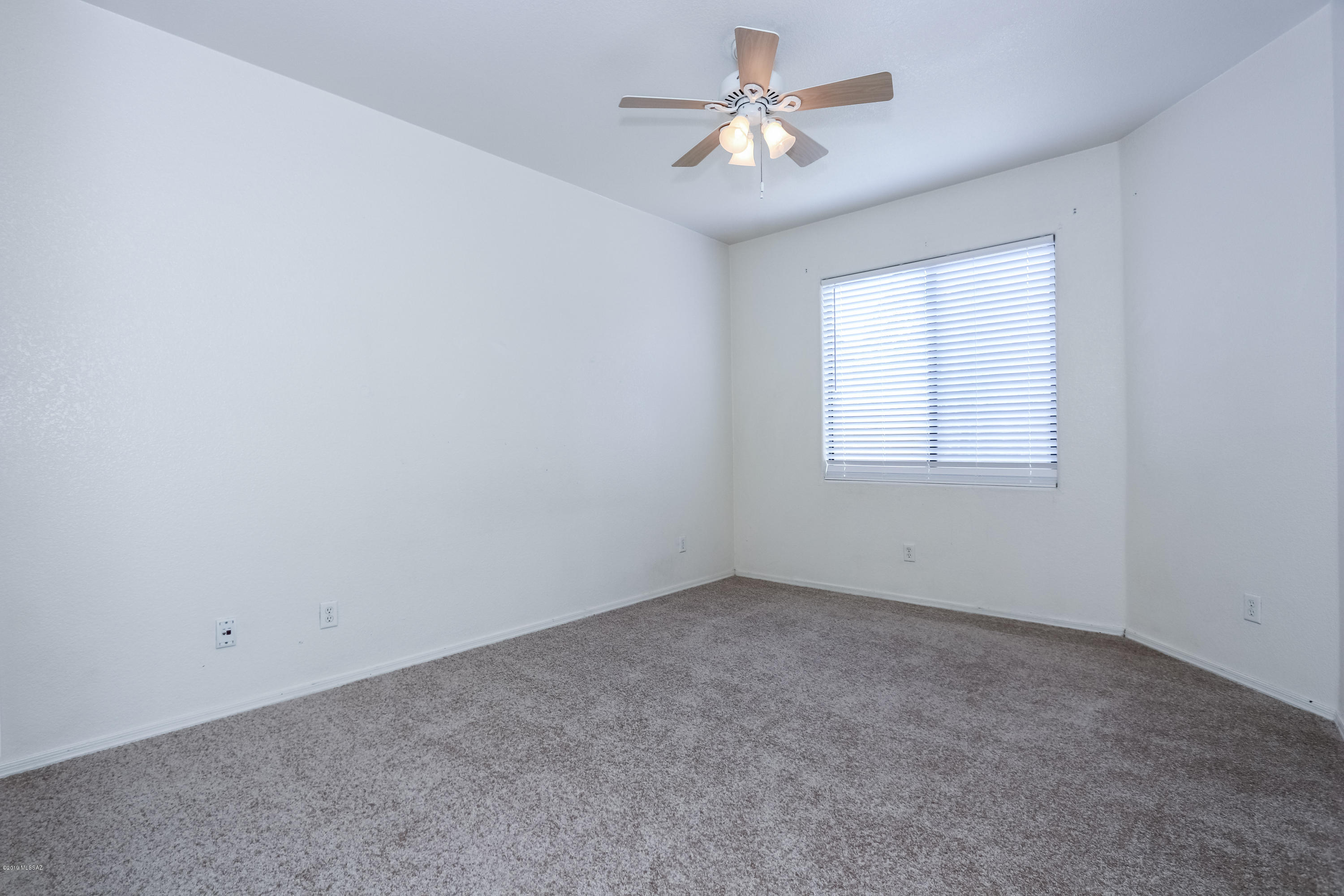 Mountain View Condos. (1-76) - Residential Lease