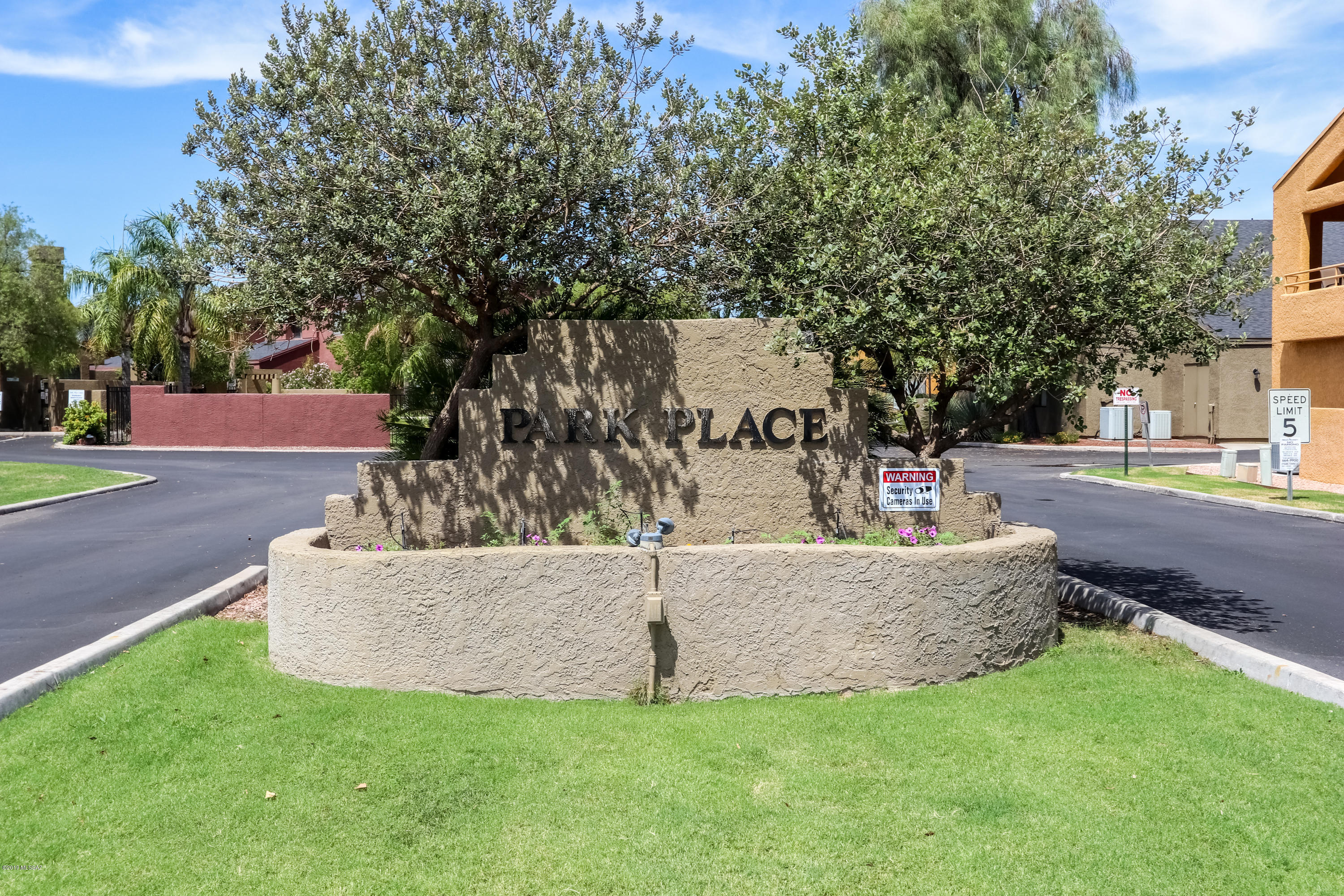 Mountain View Condos. (1-76) - Residential Lease