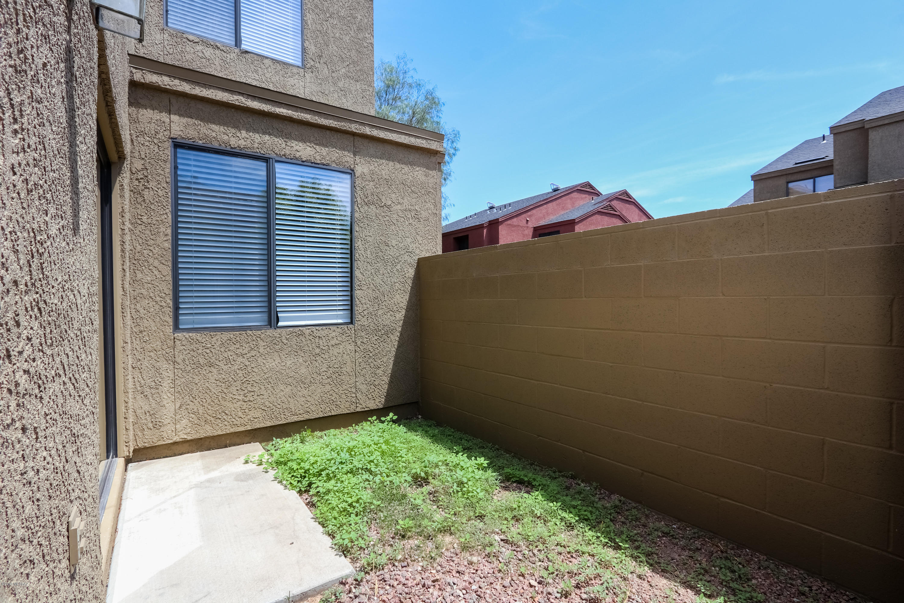 Mountain View Condos. (1-76) - Residential Lease