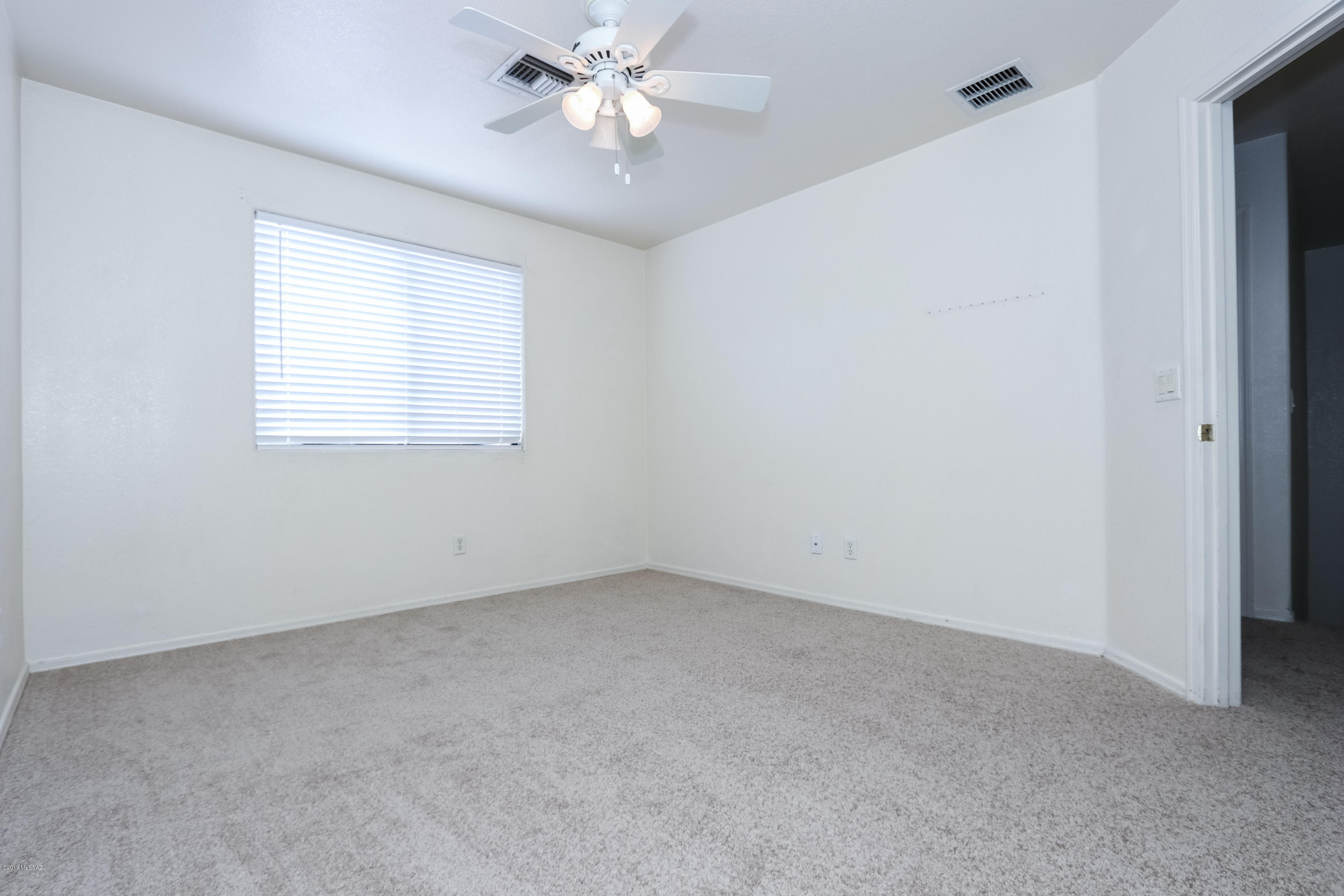 Mountain View Condos. (1-76) - Residential Lease