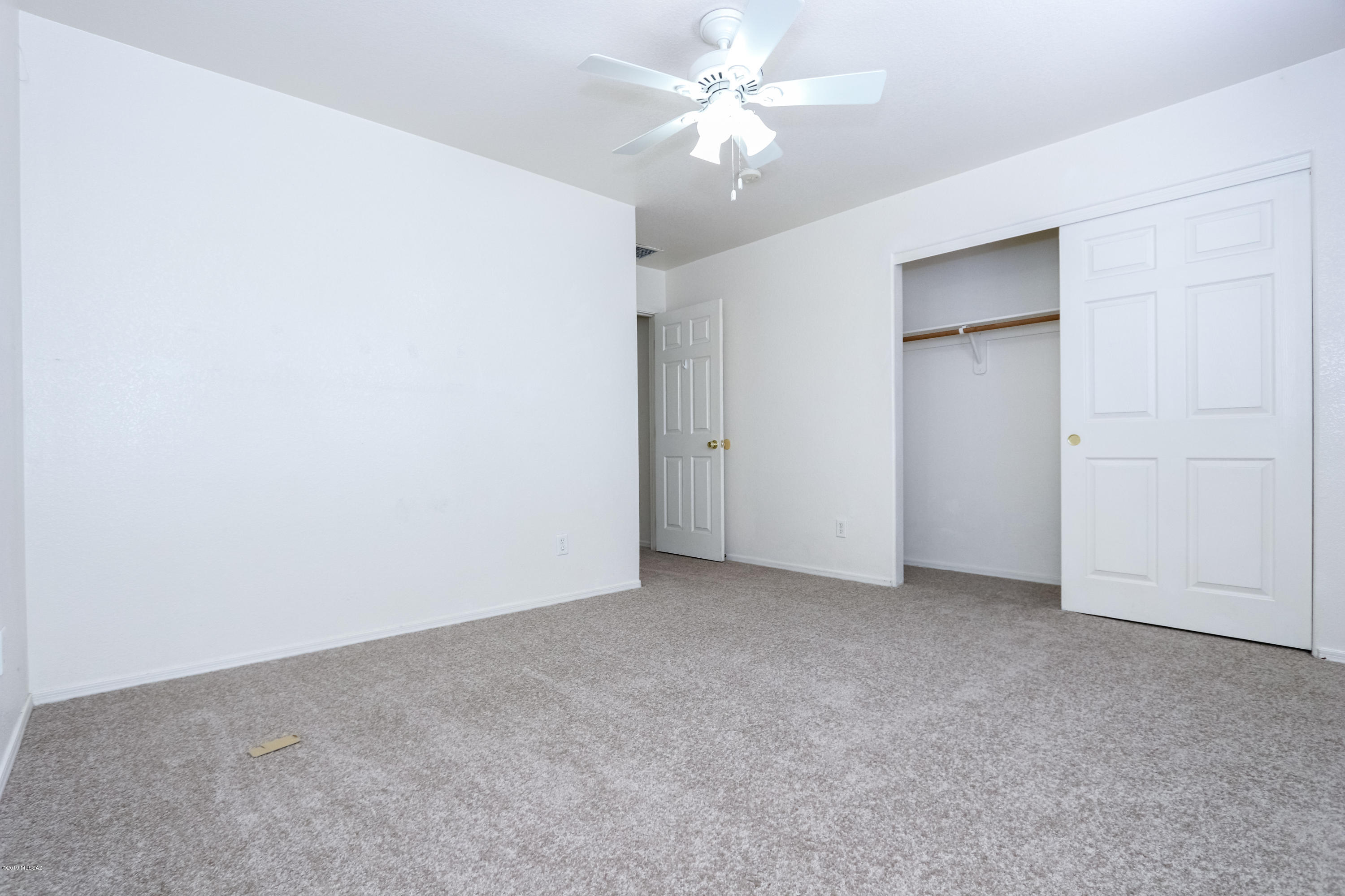 Mountain View Condos. (1-76) - Residential Lease