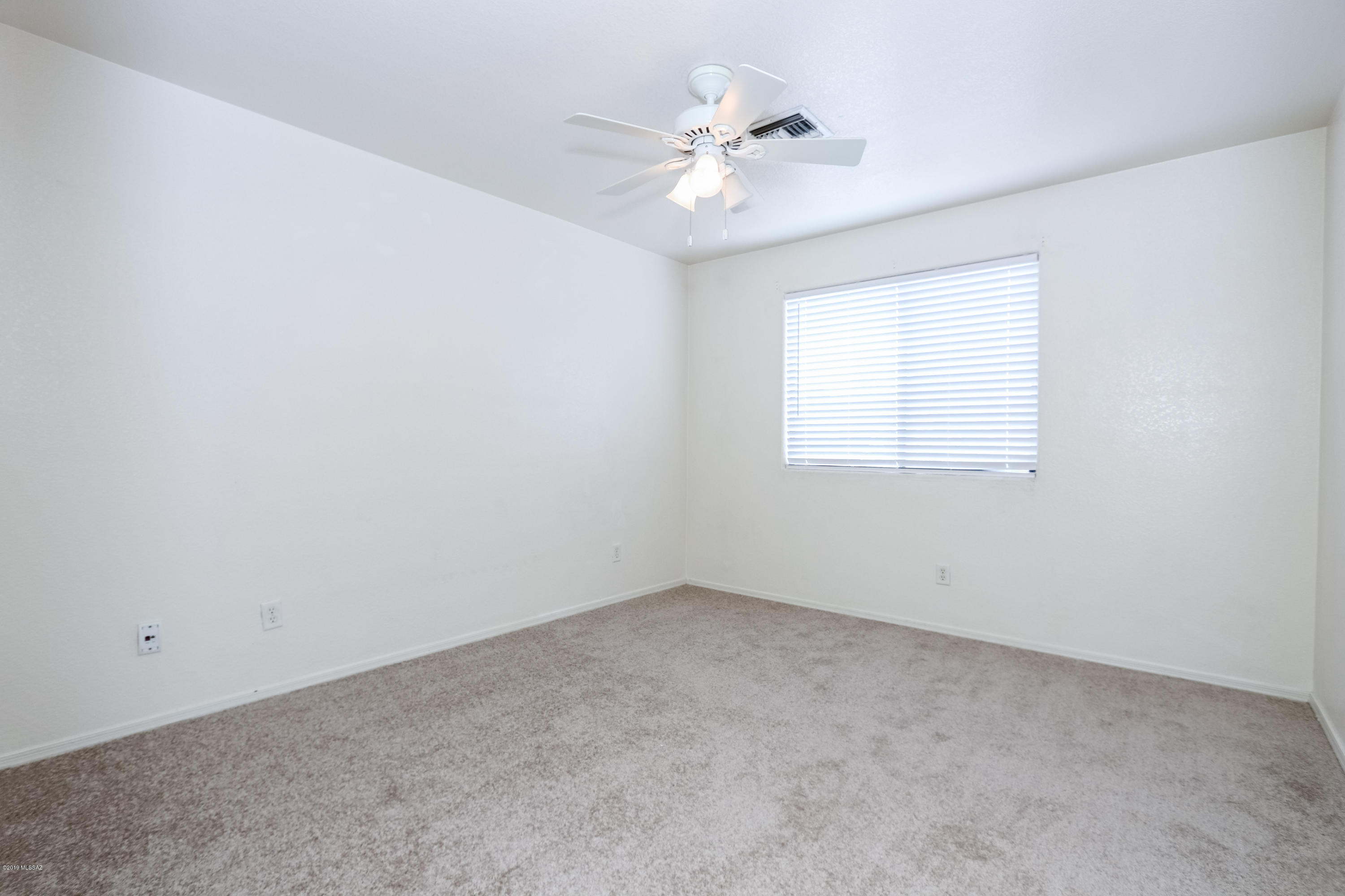 Mountain View Condos. (1-76) - Residential Lease