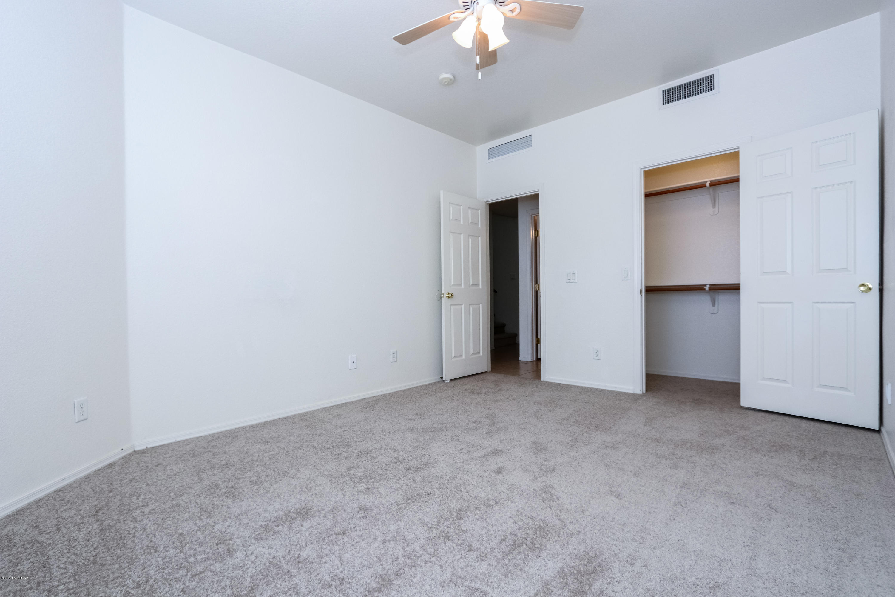 Mountain View Condos. (1-76) - Residential Lease
