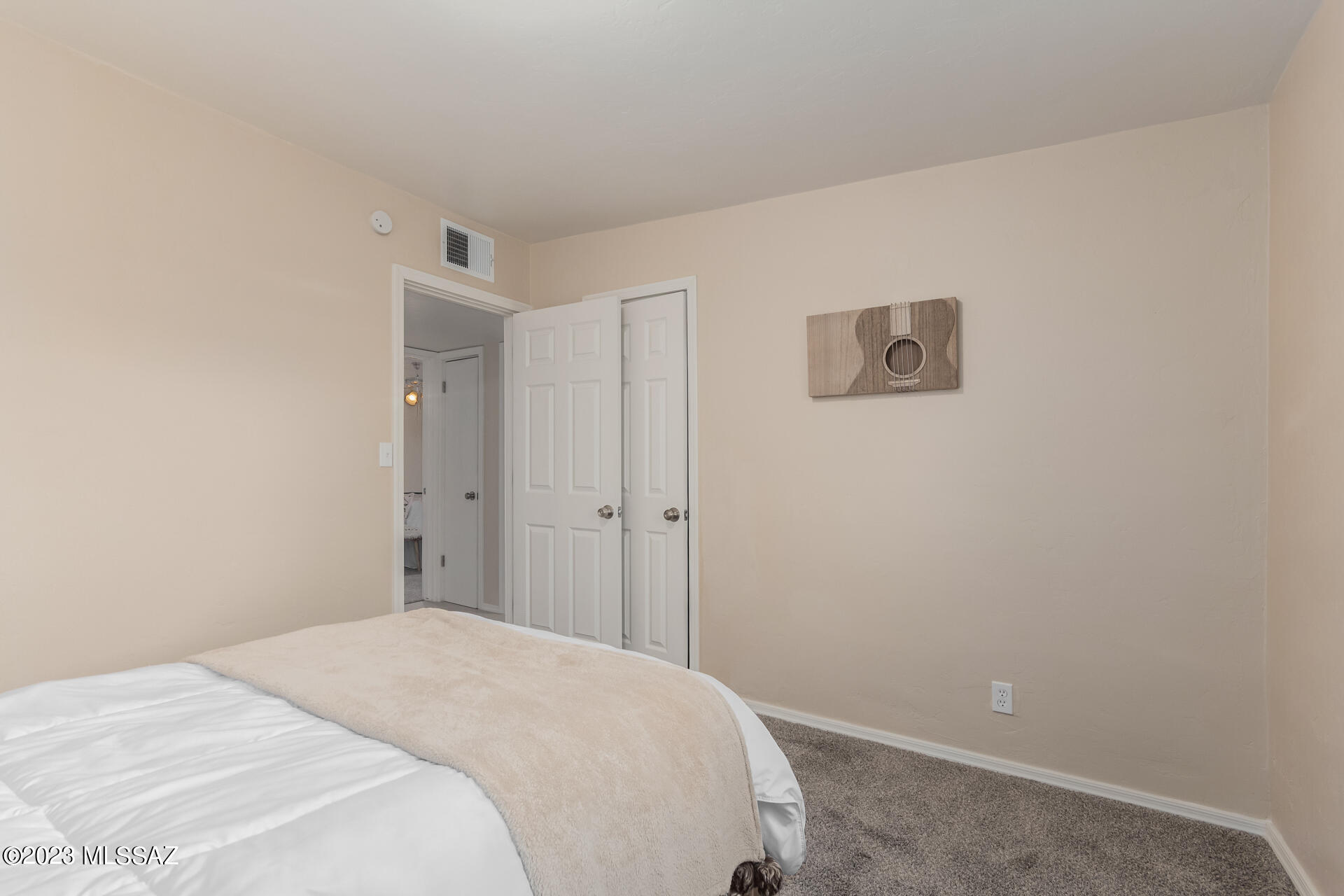 Tierra Del Sol (1-2) - Residential Lease