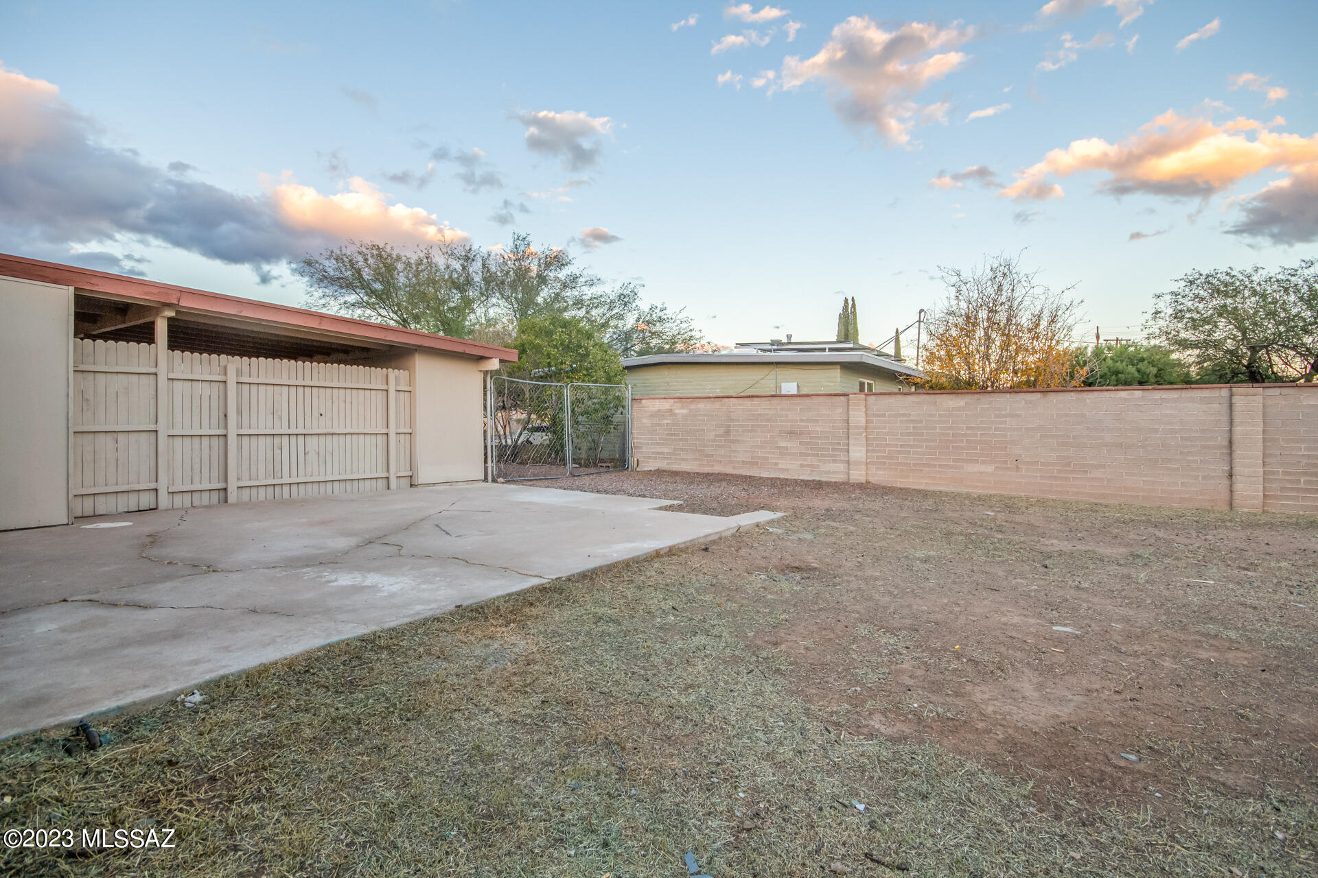Tierra Del Sol (1-2) - Residential Lease