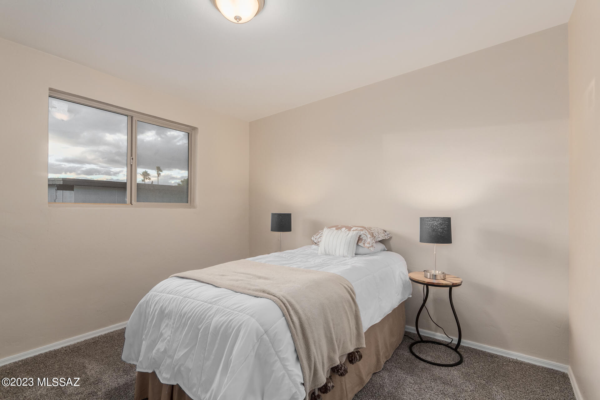 Tierra Del Sol (1-2) - Residential Lease