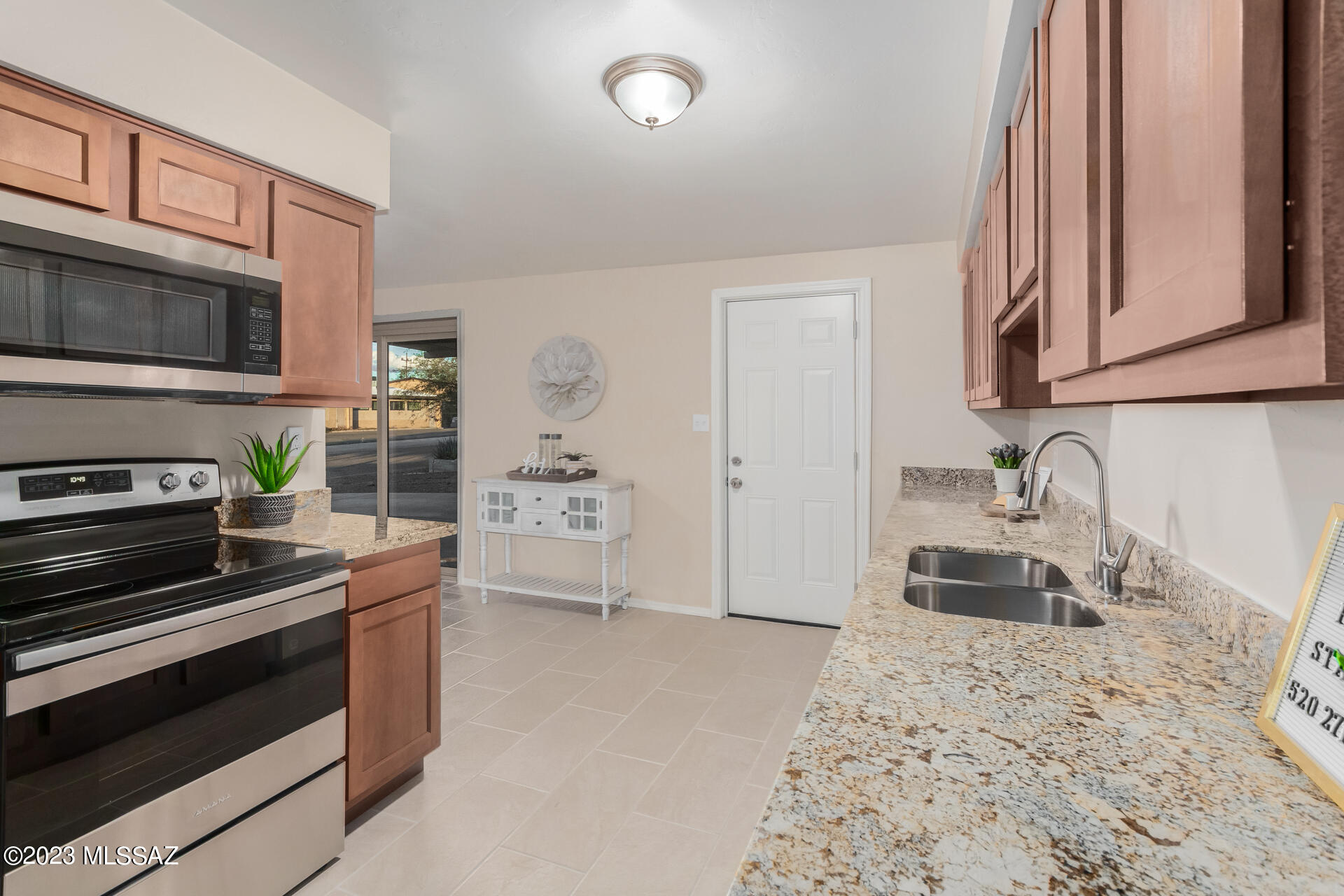 Tierra Del Sol (1-2) - Residential Lease