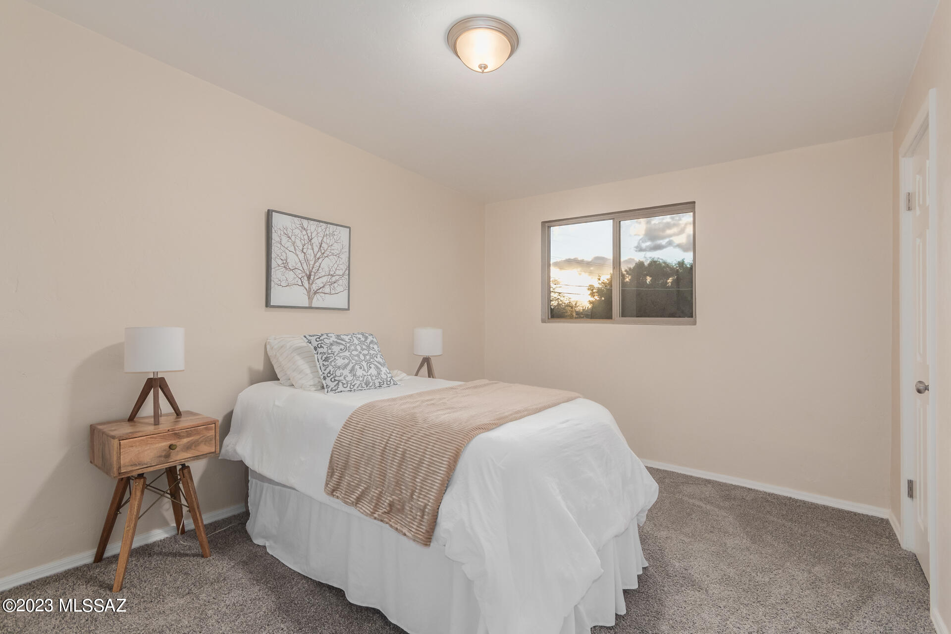 Tierra Del Sol (1-2) - Residential Lease
