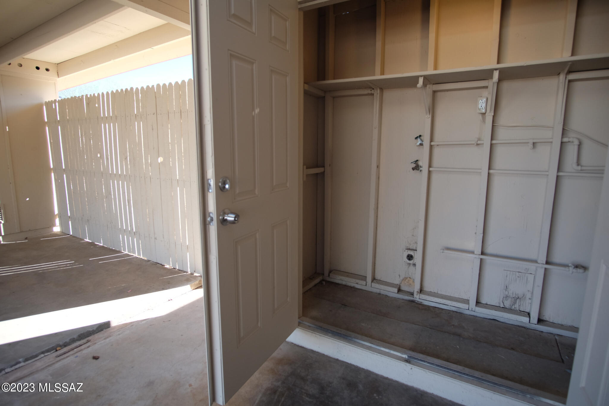 Tierra Del Sol (1-2) - Residential Lease