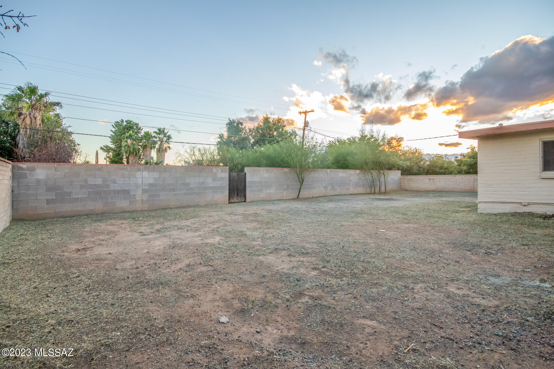 Tierra Del Sol (1-2) - Residential Lease