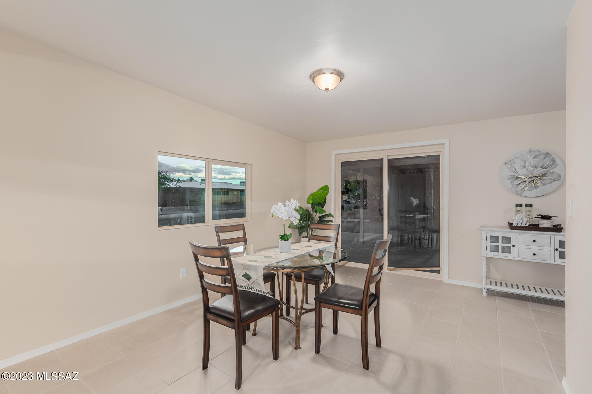 Tierra Del Sol (1-2) - Residential Lease
