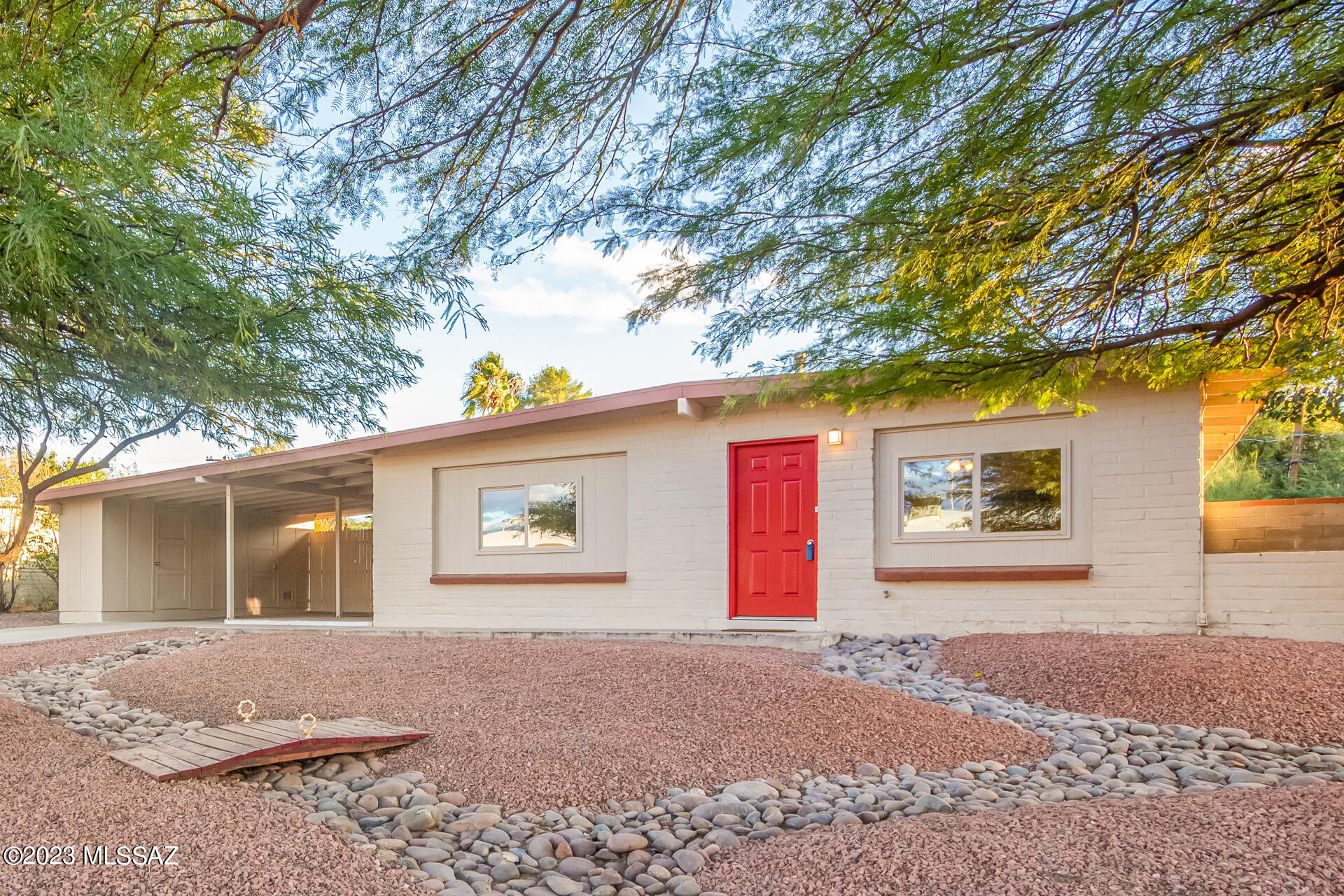 Tierra Del Sol (1-2) - Residential Lease