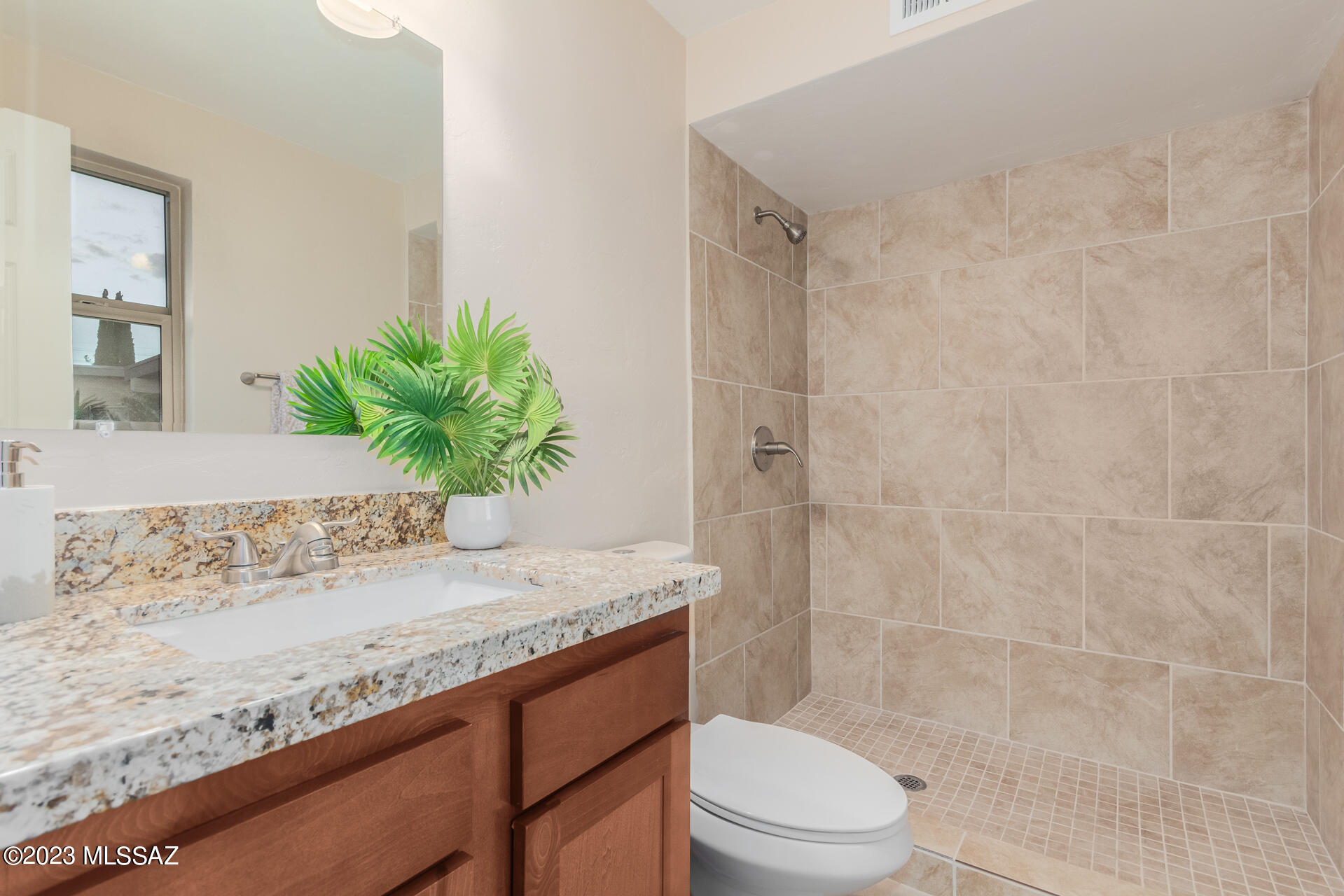 Tierra Del Sol (1-2) - Residential Lease