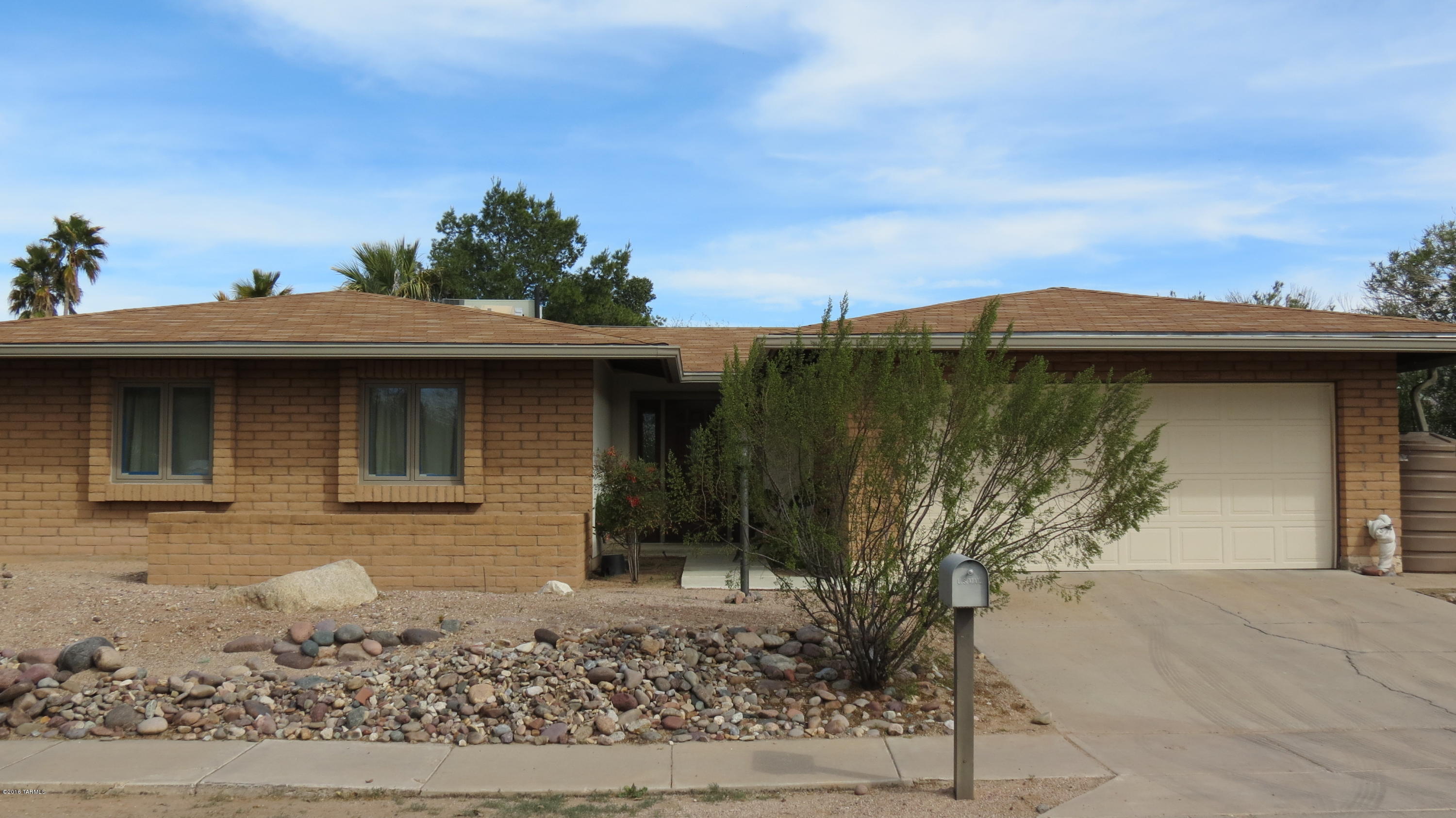 Vista Del Rio (218-290) - Residential Lease