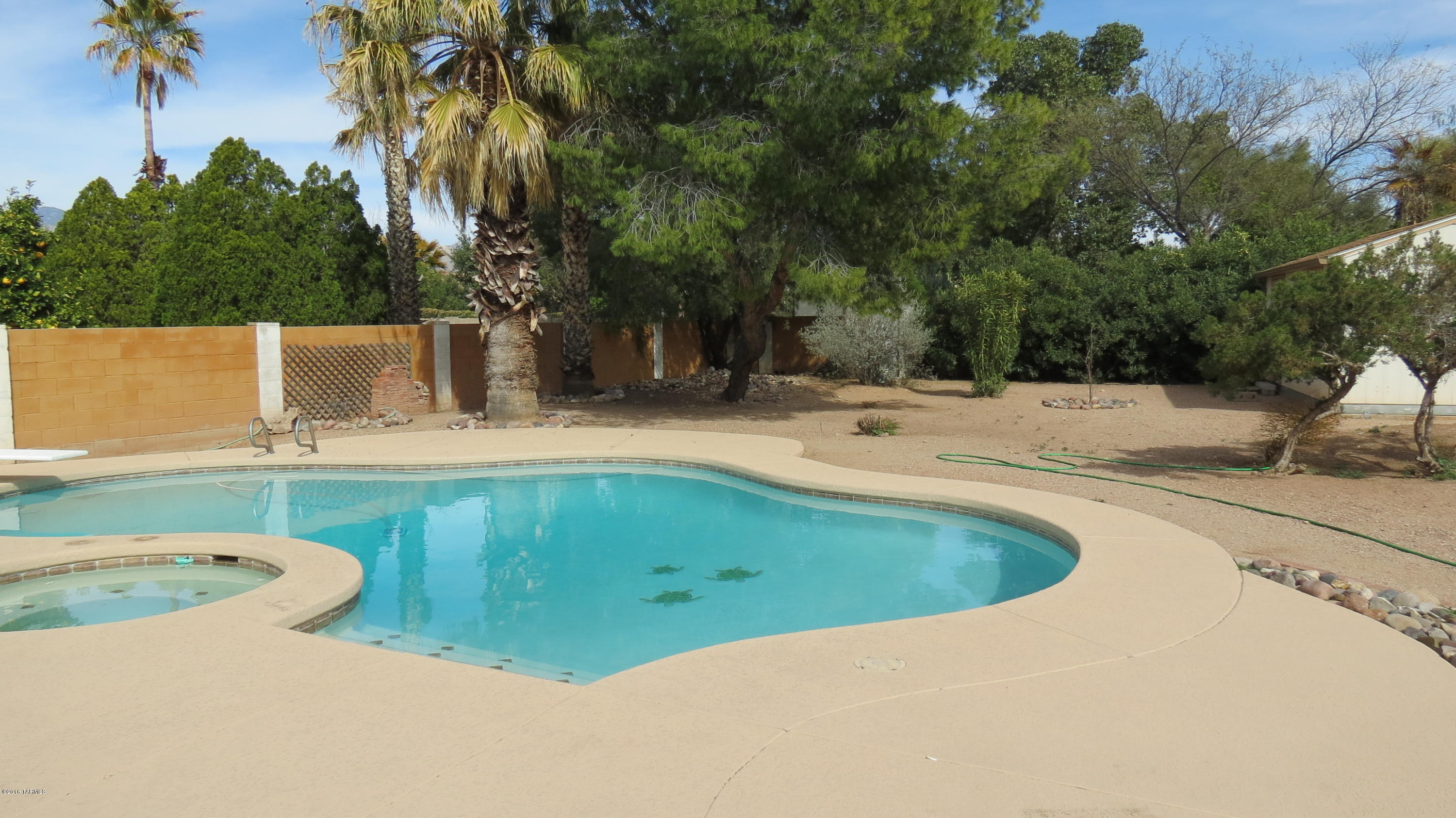 Vista Del Rio (218-290) - Residential Lease