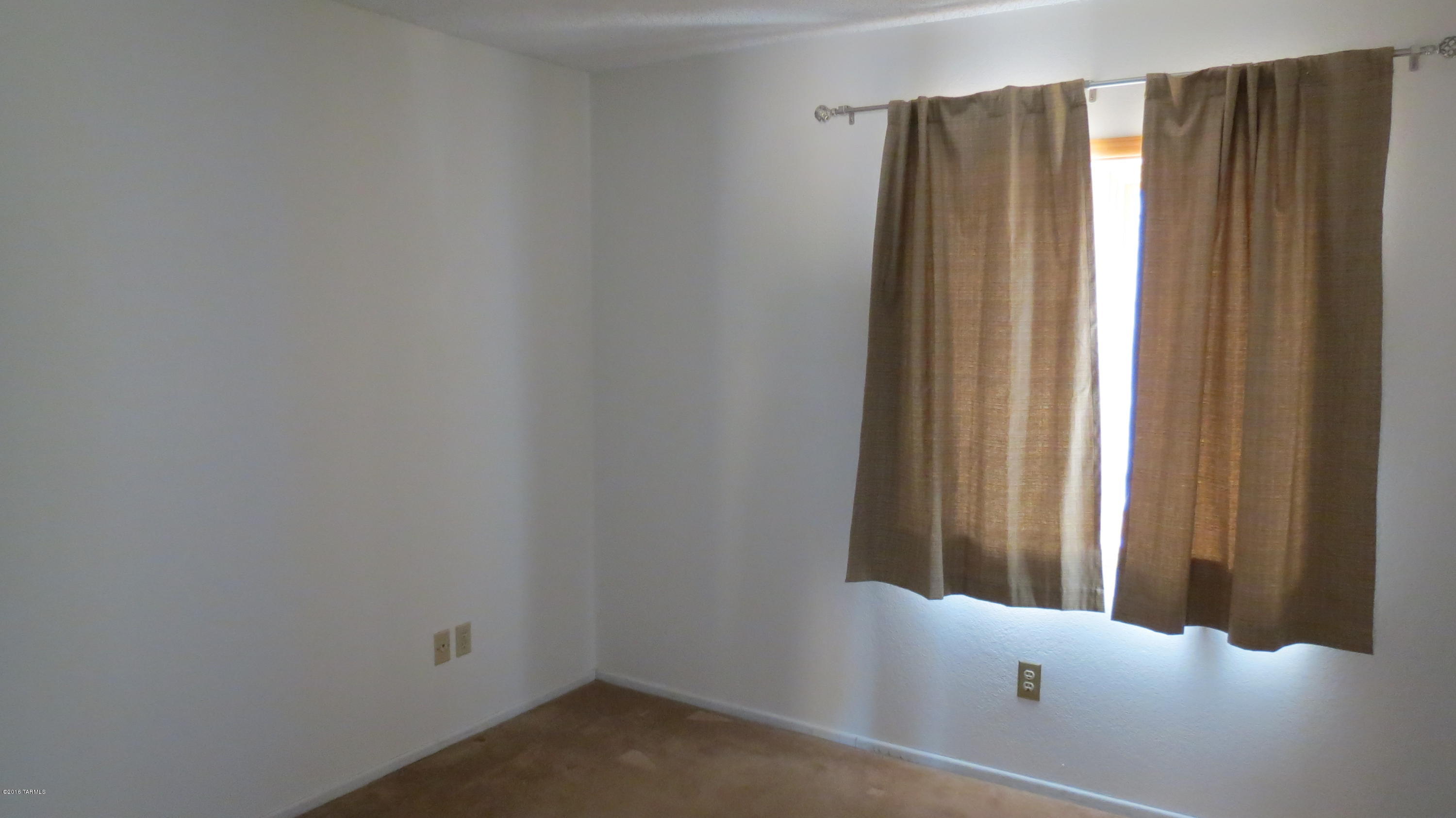 Vista Del Rio (218-290) - Residential Lease