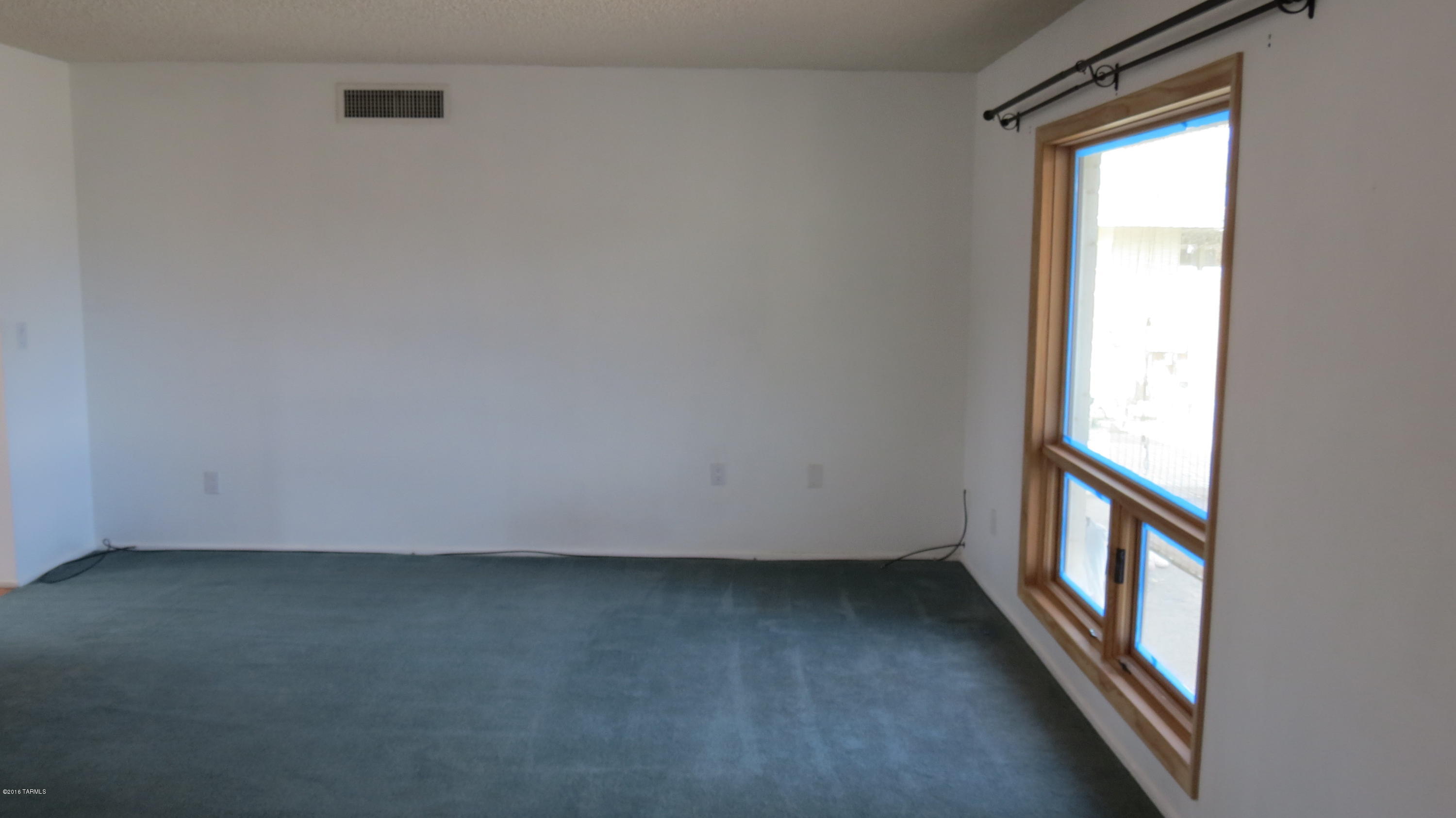 Vista Del Rio (218-290) - Residential Lease