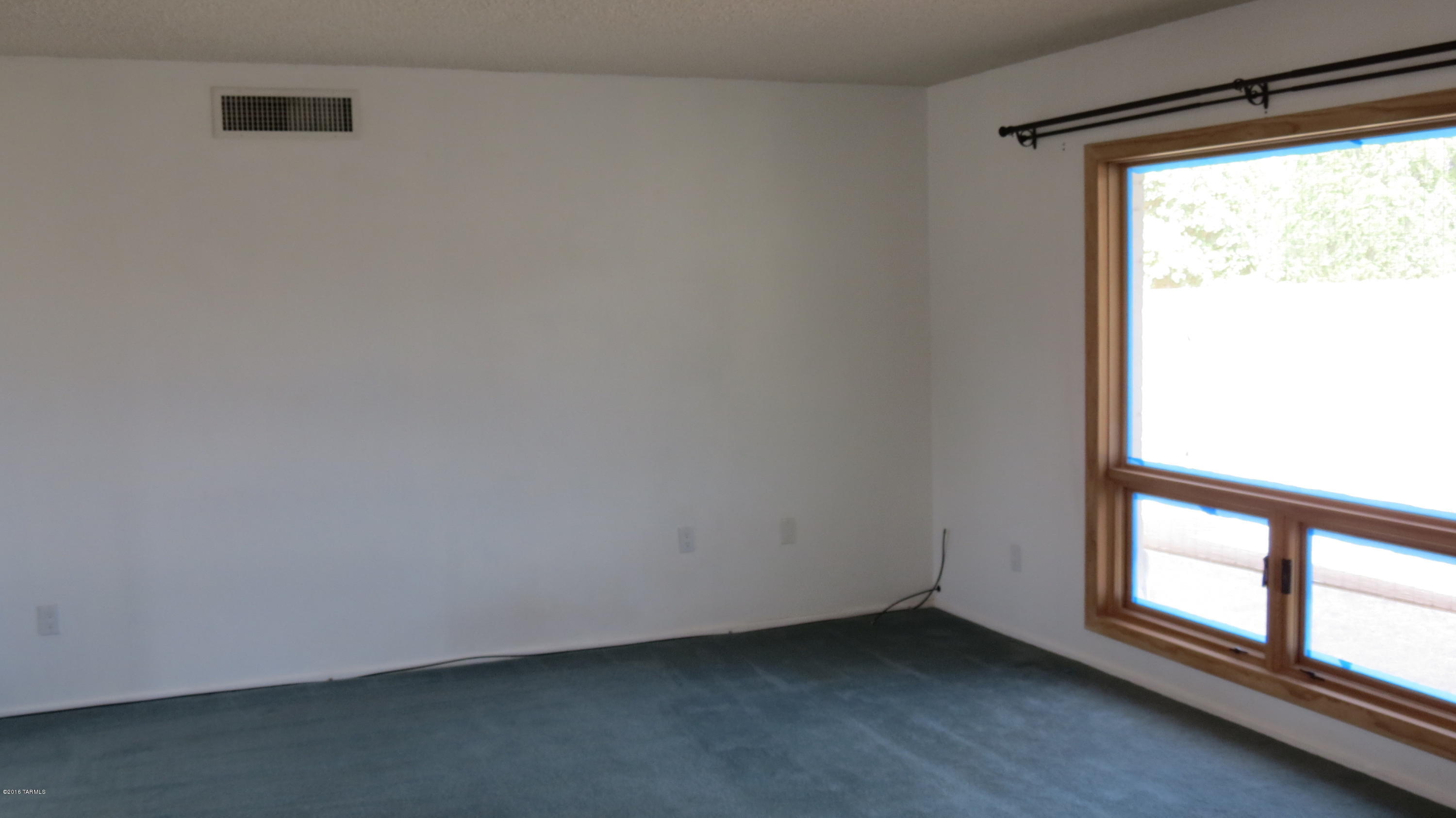 Vista Del Rio (218-290) - Residential Lease