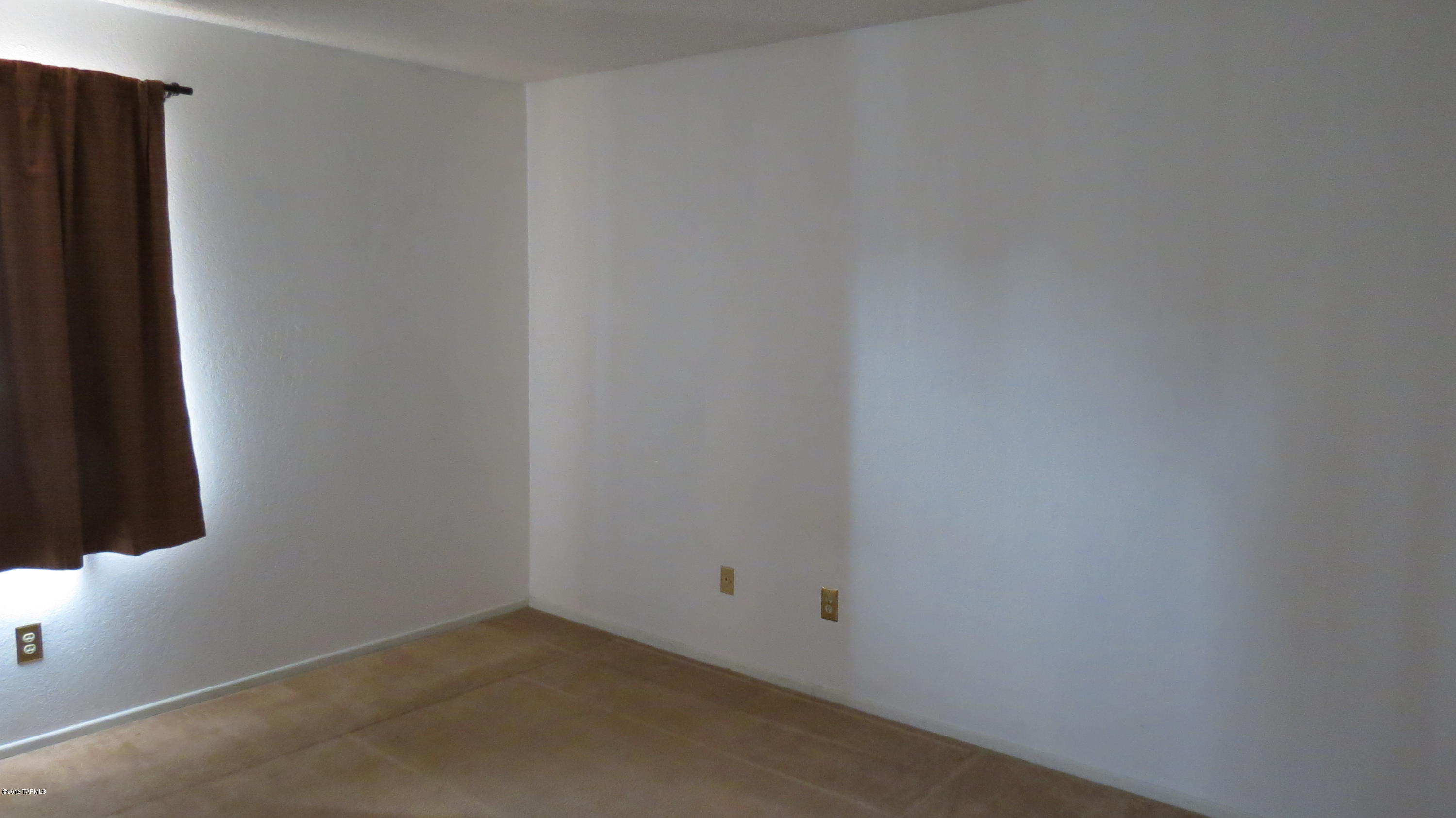 Vista Del Rio (218-290) - Residential Lease