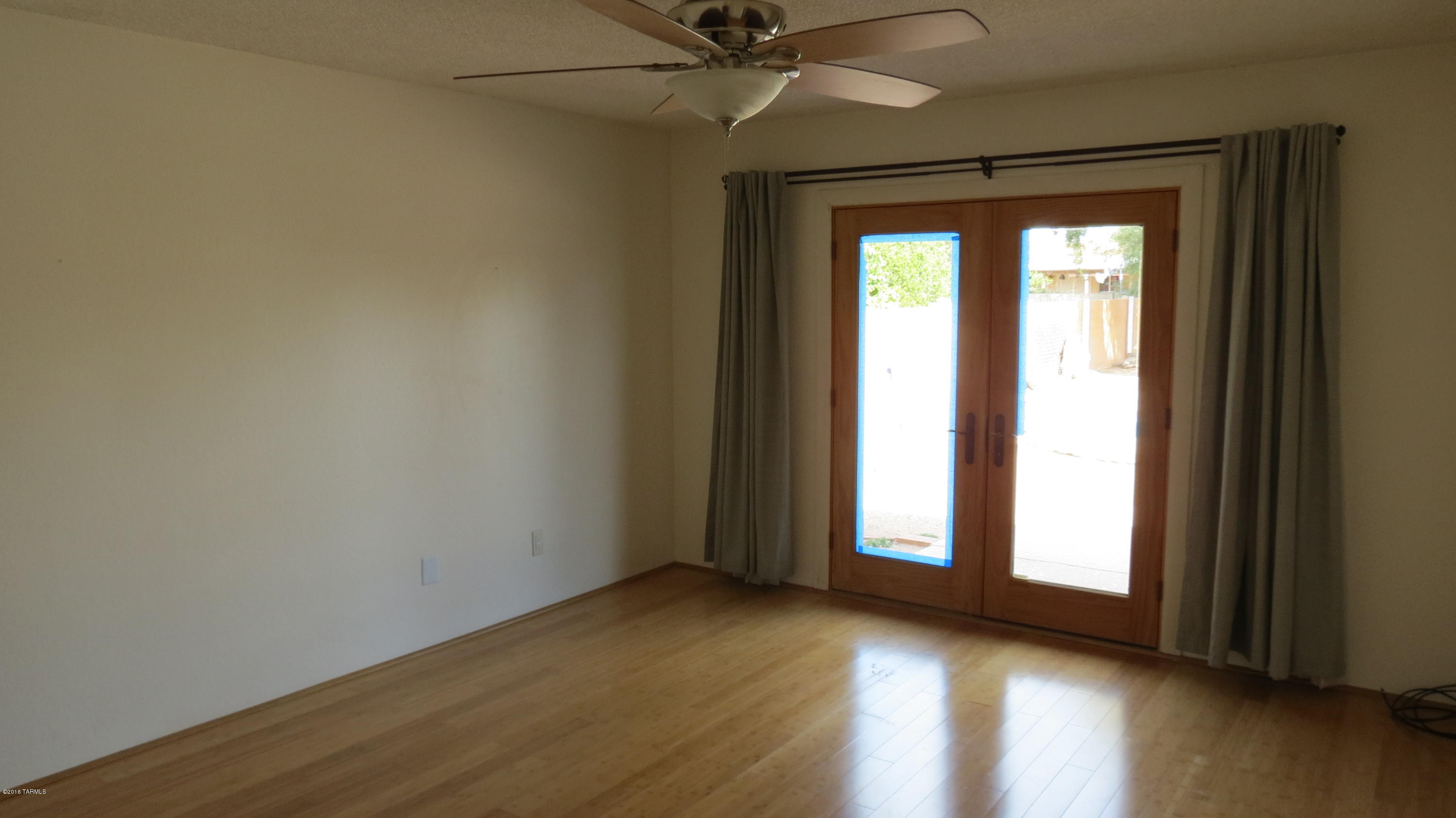 Vista Del Rio (218-290) - Residential Lease
